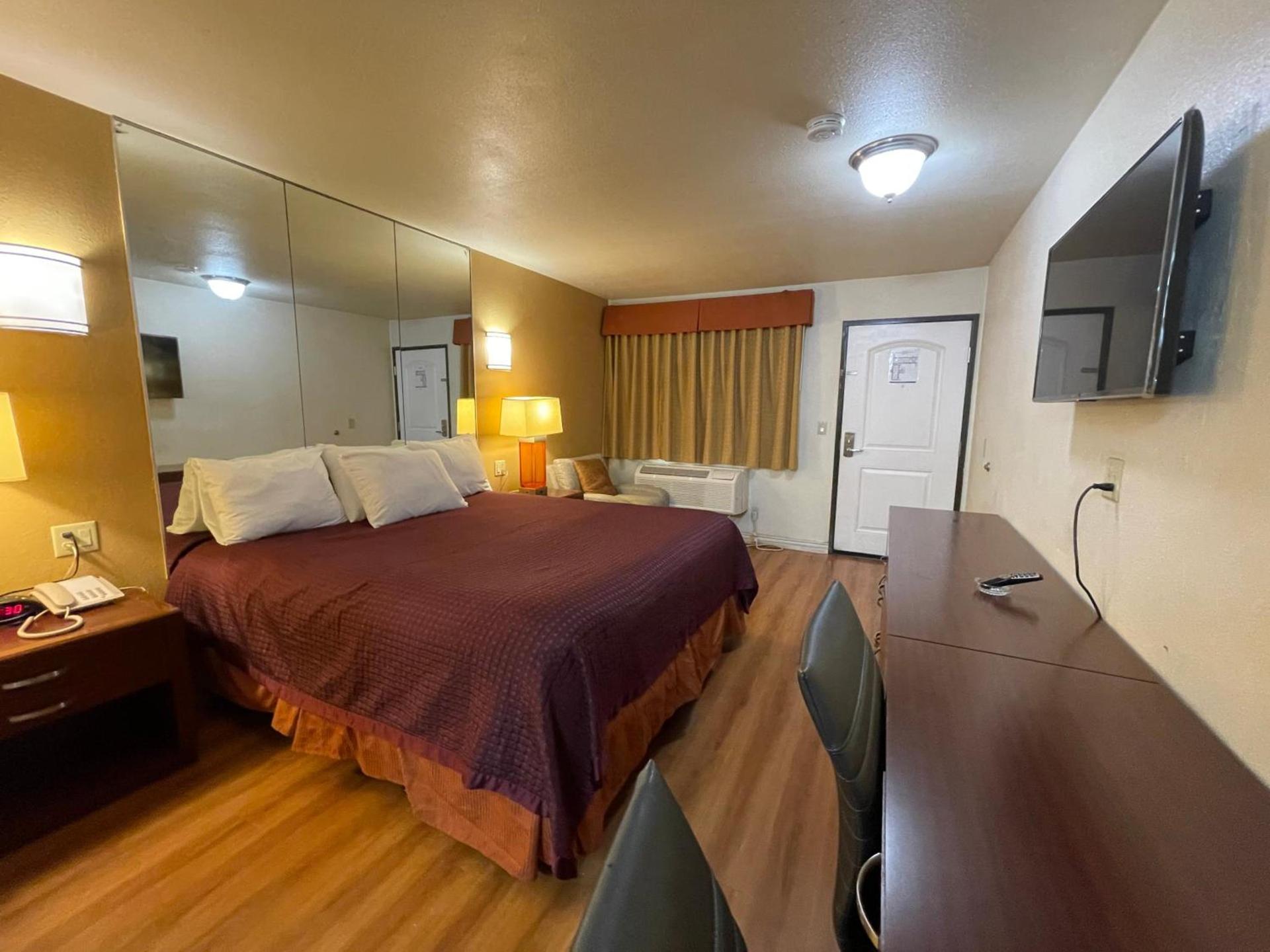 Sierra Inn photo 11