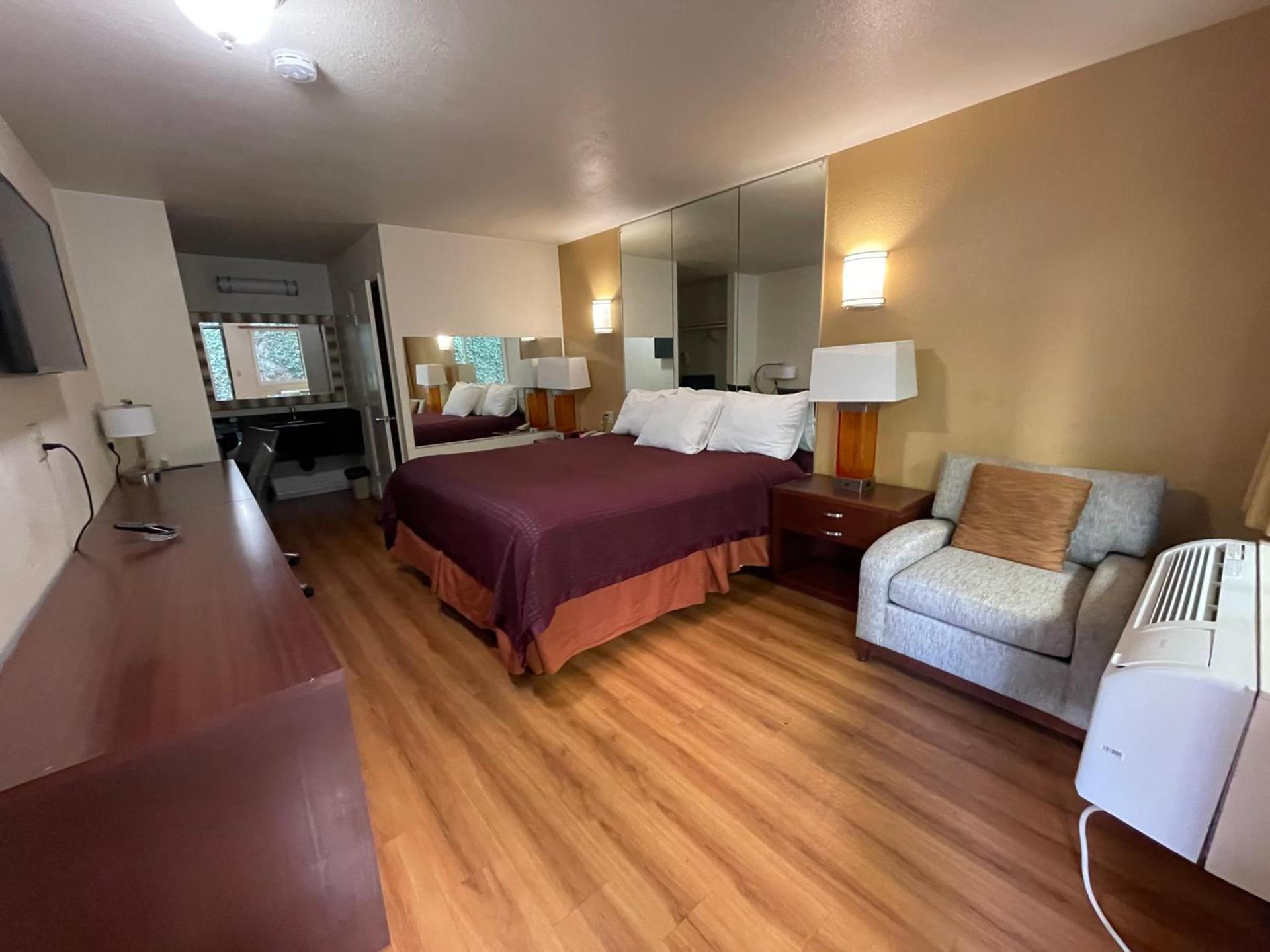 Sierra Inn photo 10