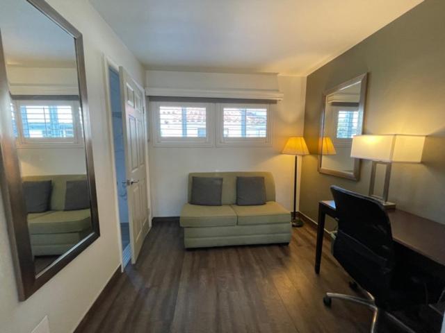 Hi View Inn & Suites photo 11