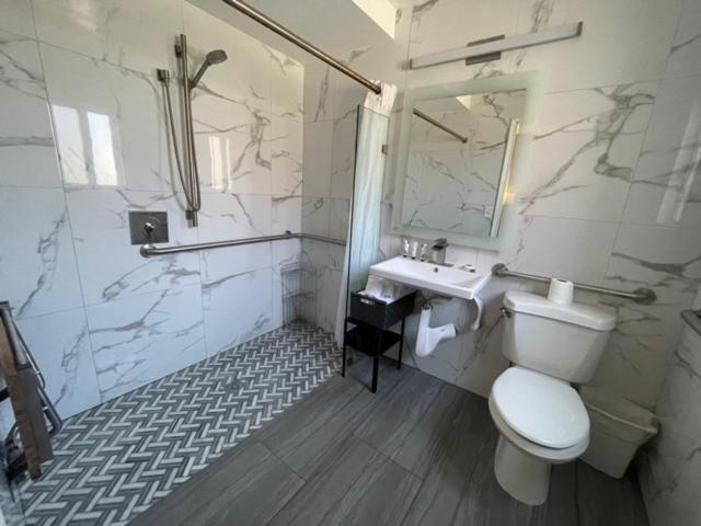 Hi View Inn & Suites photo 12
