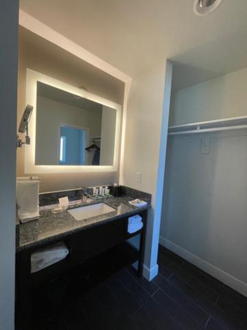 Hi View Inn & Suites photo 30