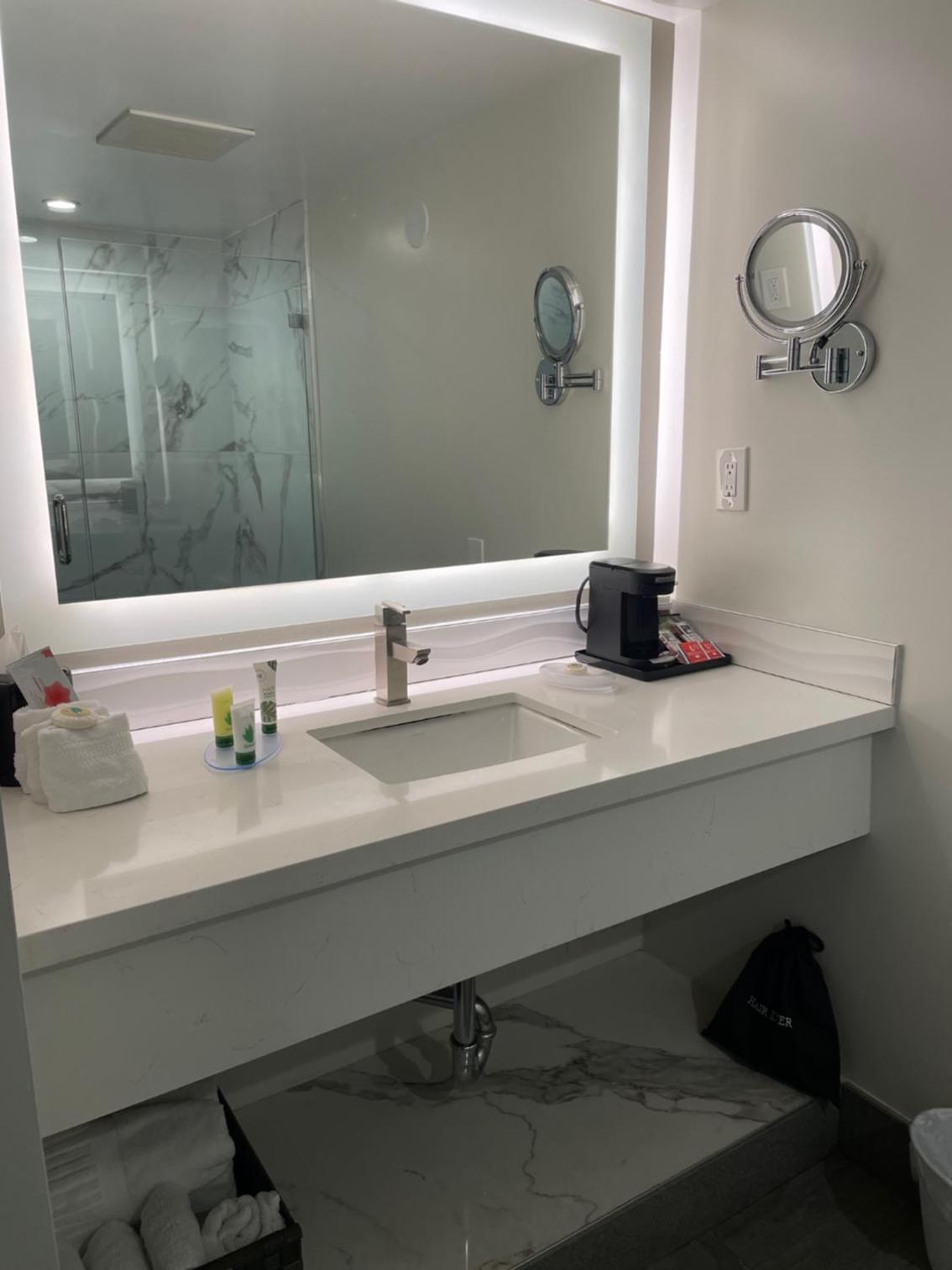 Hi View Inn & Suites photo 36