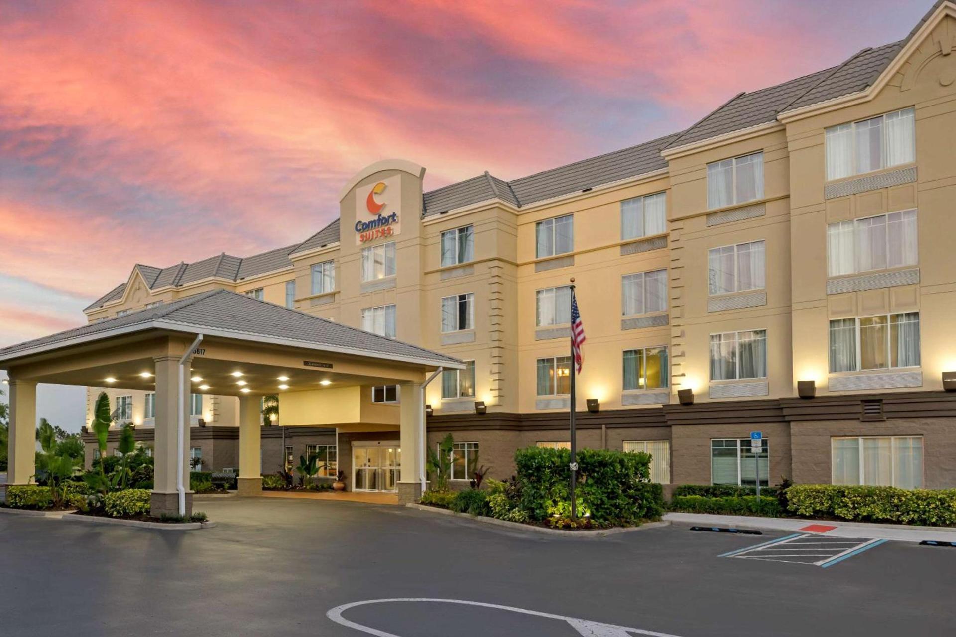 Comfort Suites Near Universal Orlando Resort photo 1