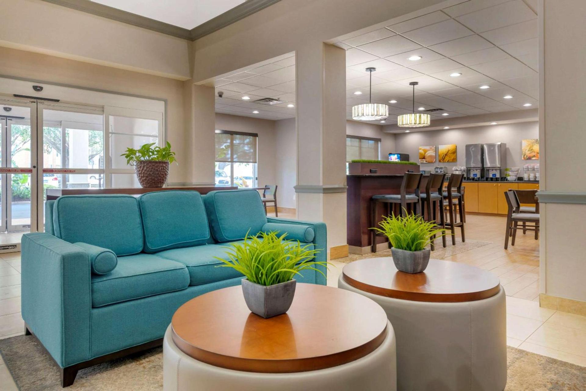 Comfort Suites Near Universal Orlando Resort photo 5