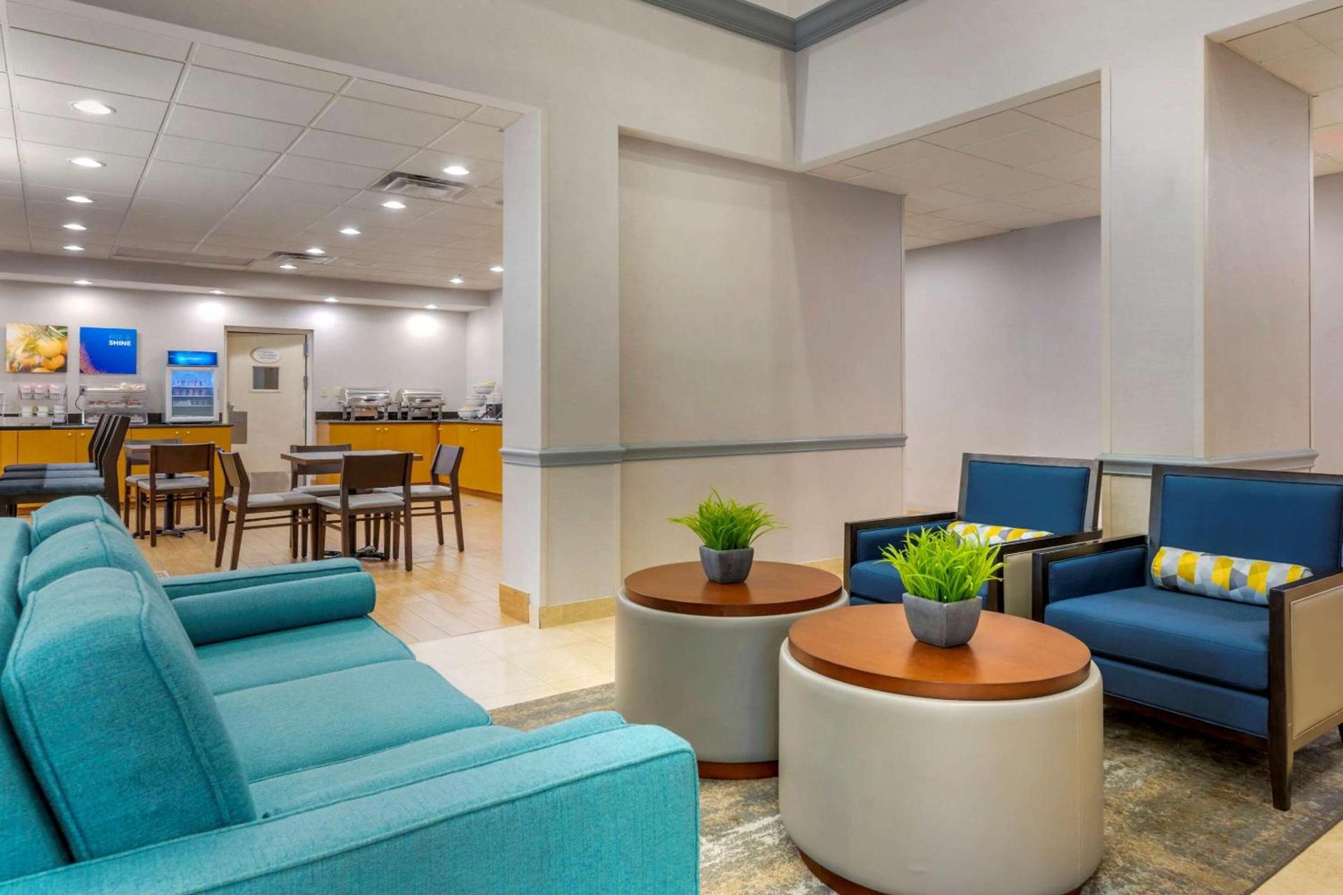Comfort Suites Near Universal Orlando Resort photo 6