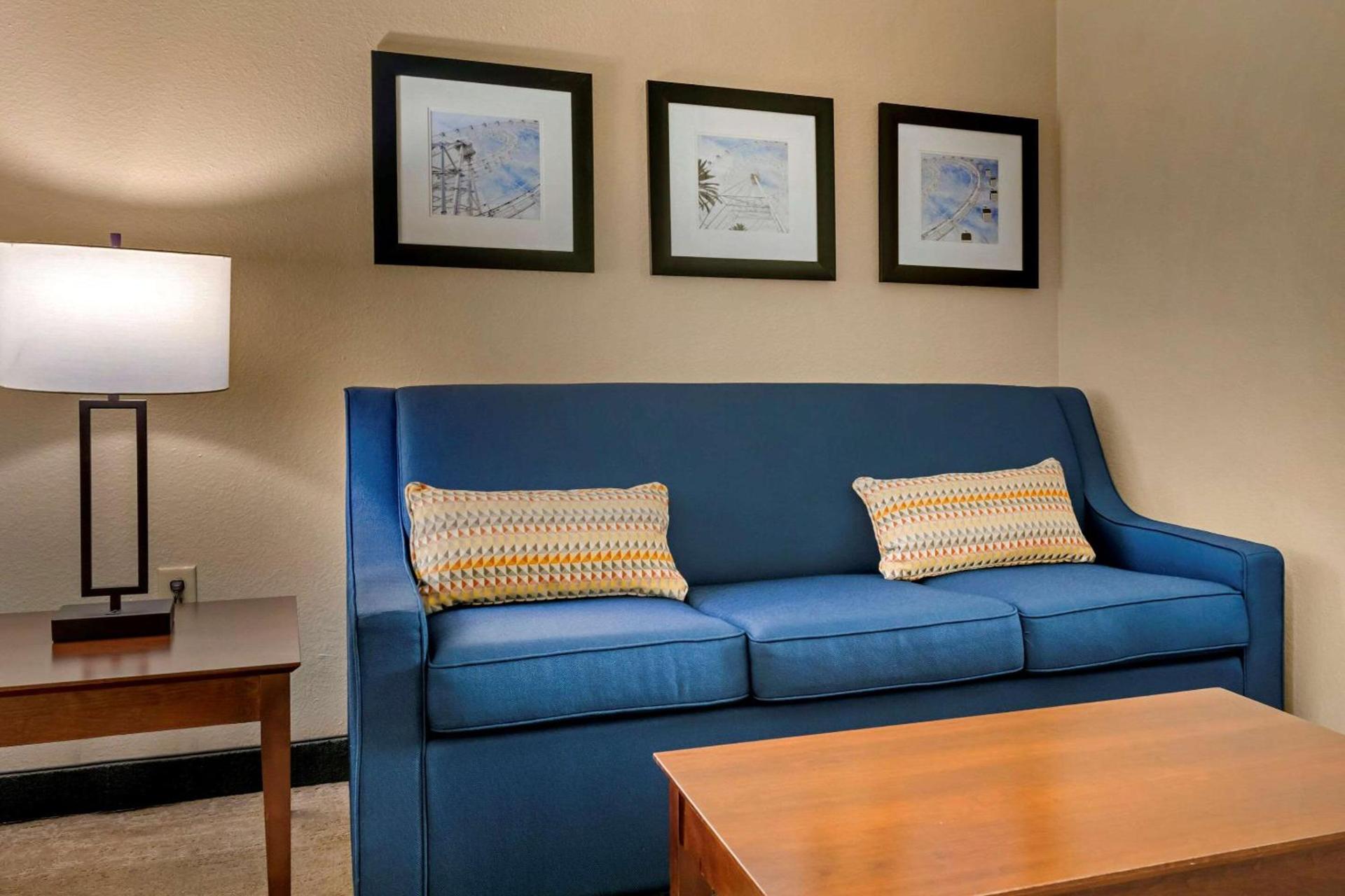 Comfort Suites Near Universal Orlando Resort photo 12
