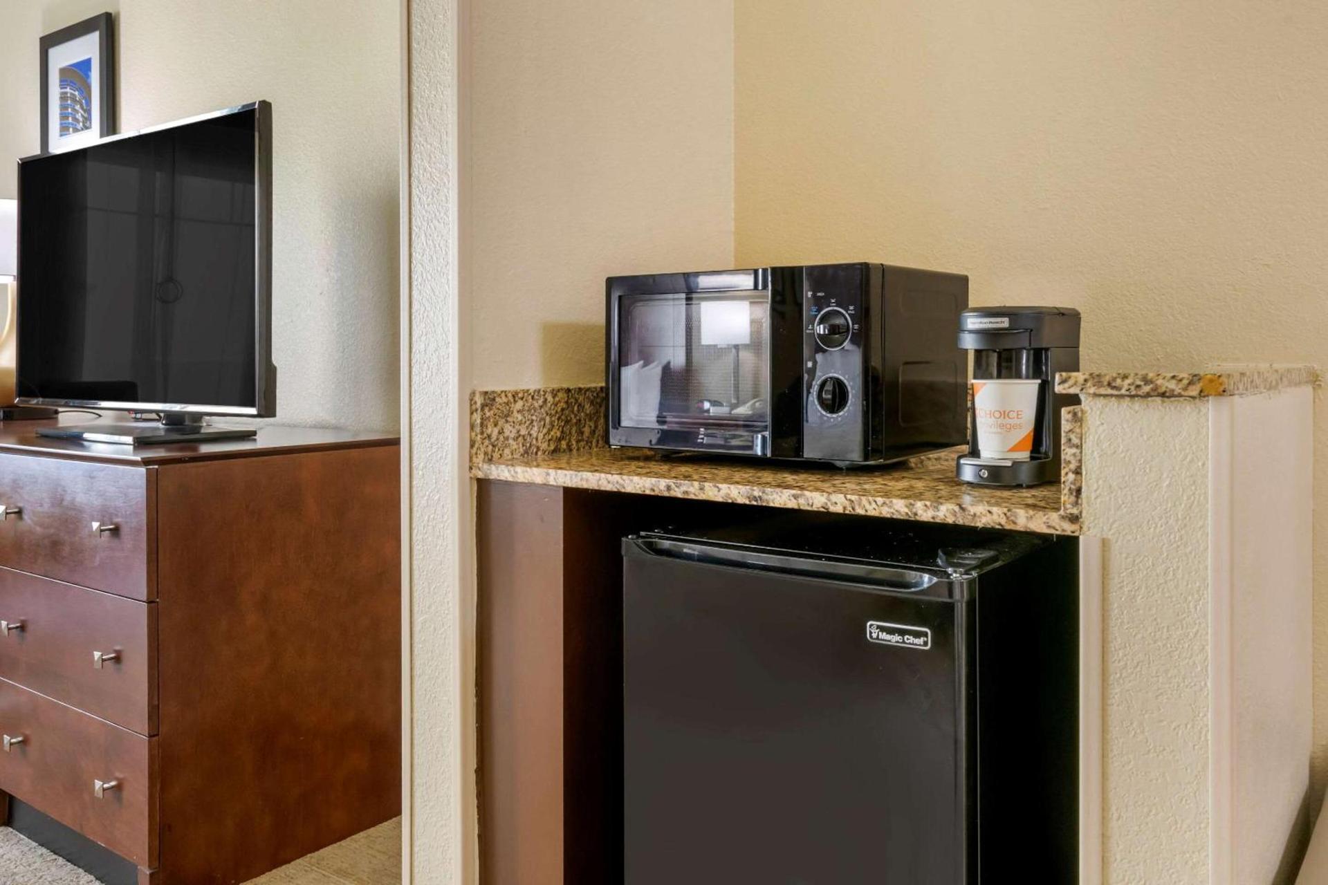Comfort Suites Near Universal Orlando Resort photo 15