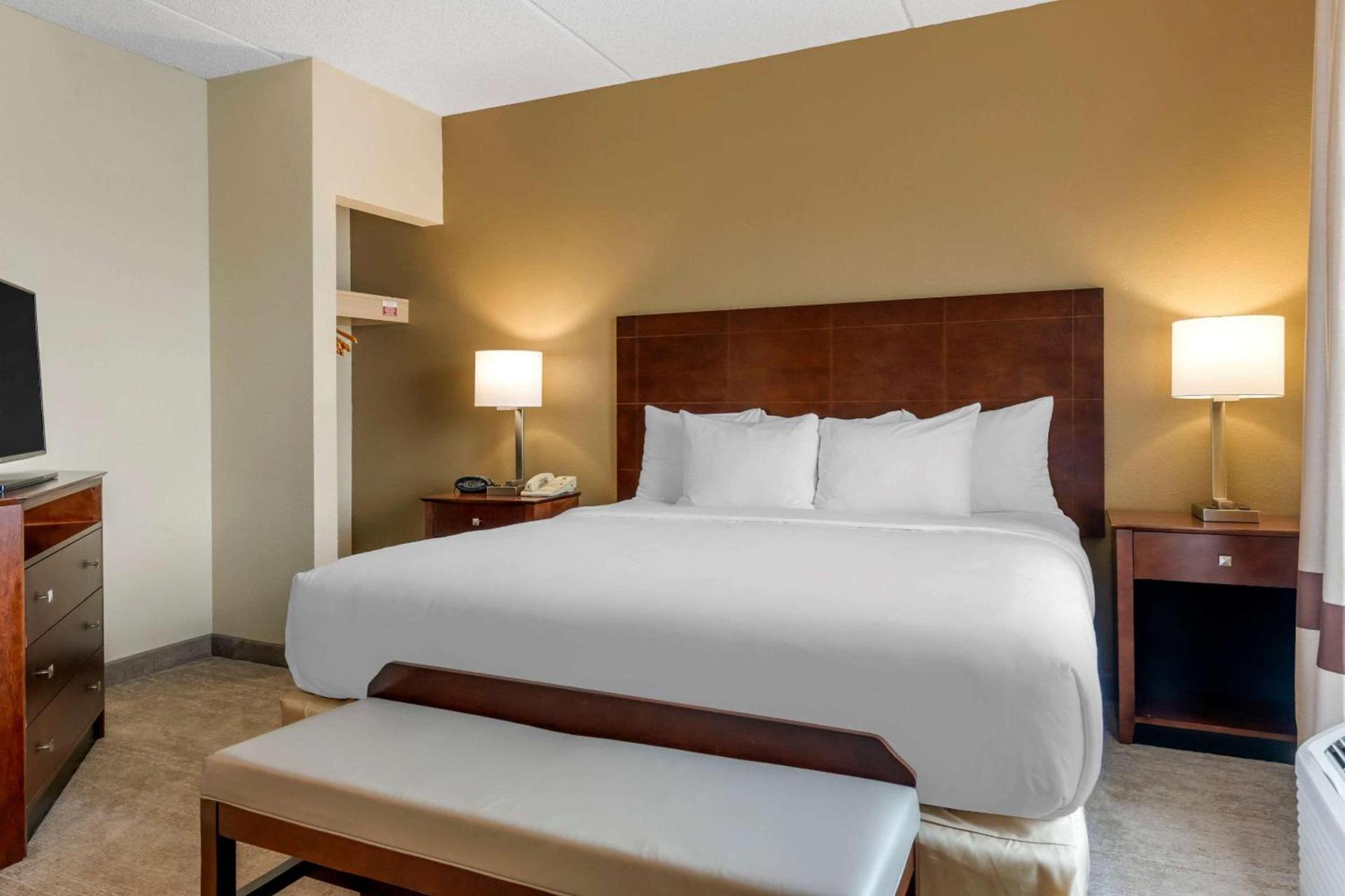 Comfort Suites Near Universal Orlando Resort photo 20