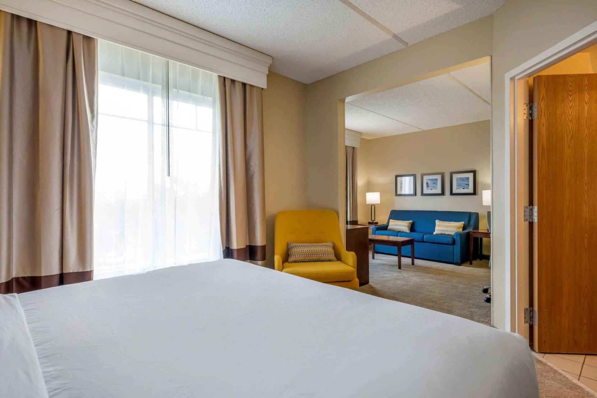 Comfort Suites Near Universal Orlando Resort photo 21