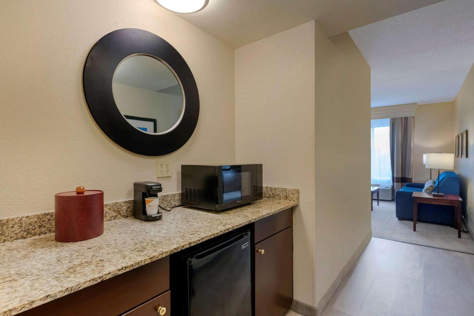 Comfort Suites Near Universal Orlando Resort photo 22