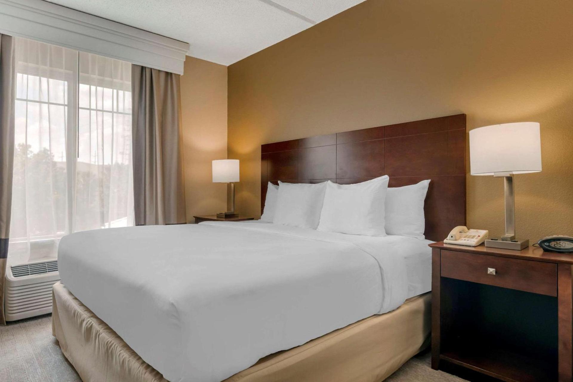 Comfort Suites Near Universal Orlando Resort photo 26