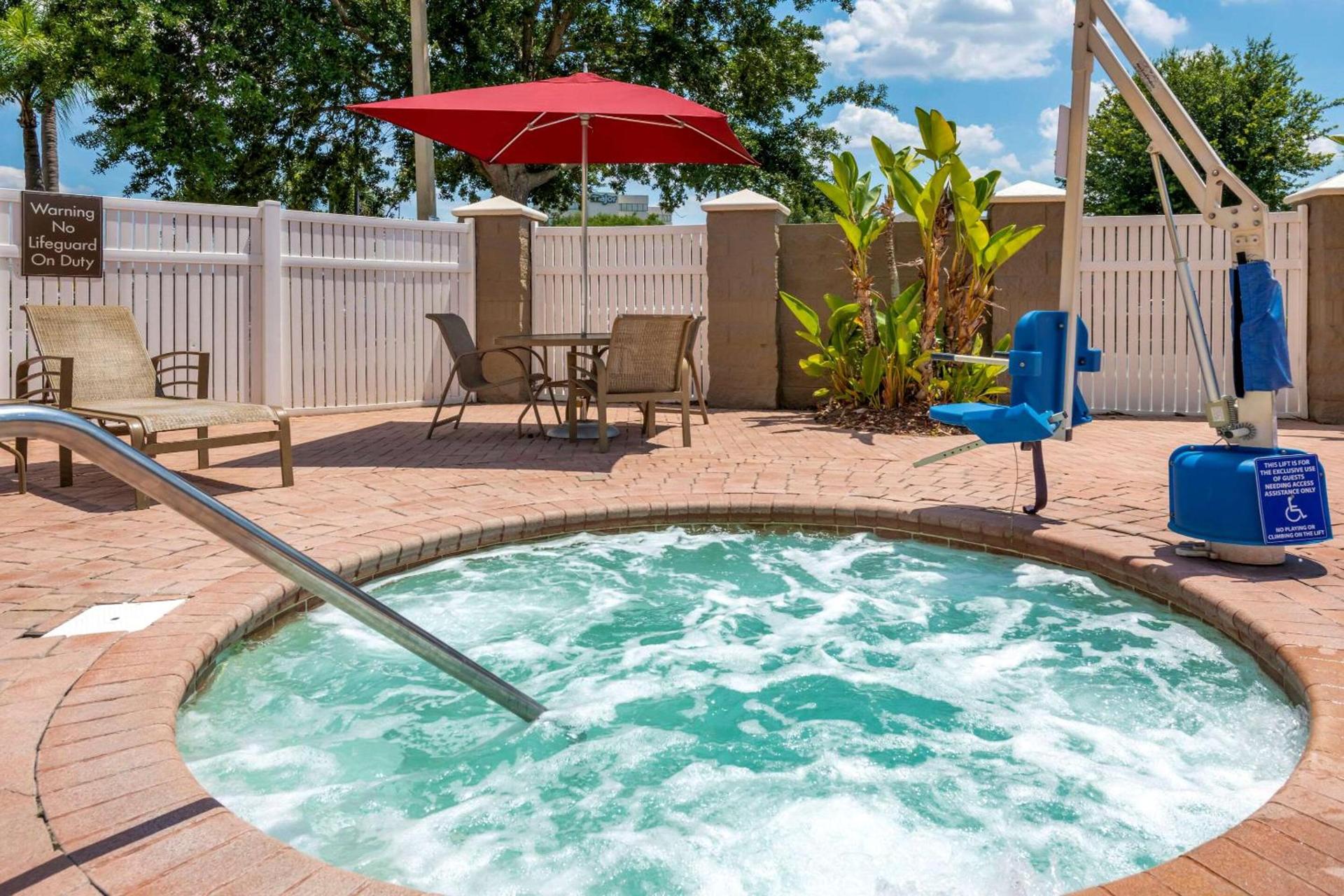 Comfort Suites Near Universal Orlando Resort photo 34