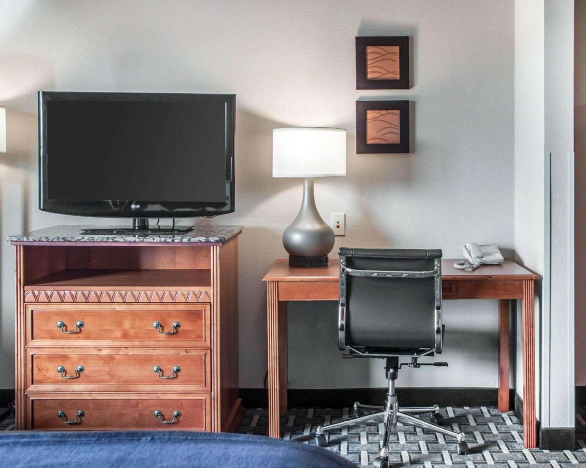 Holiday Inn Express & Suites Weatherford by IHG photo 29