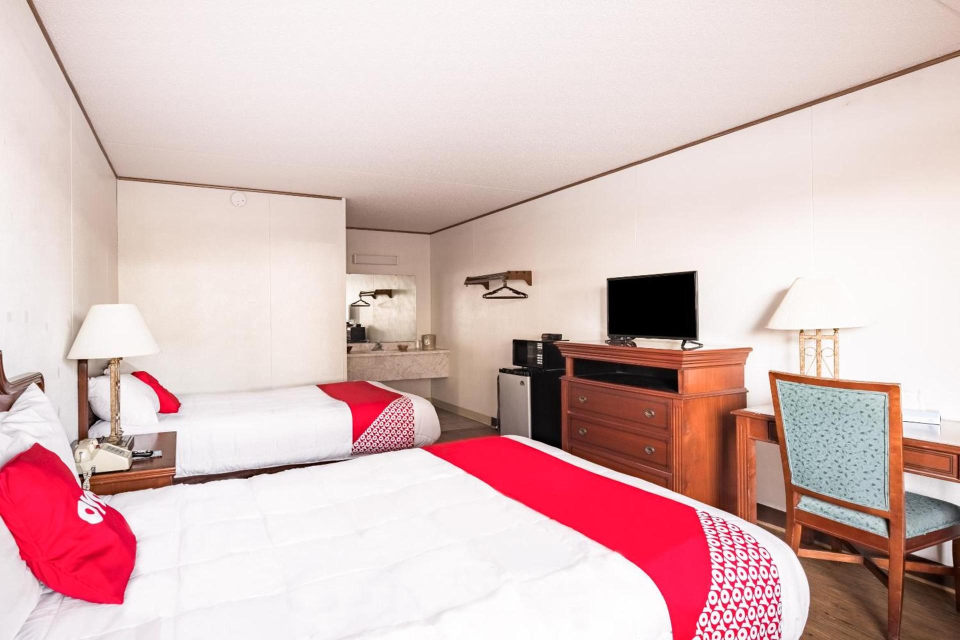 OYO Hotel Windmill Branson photo 20