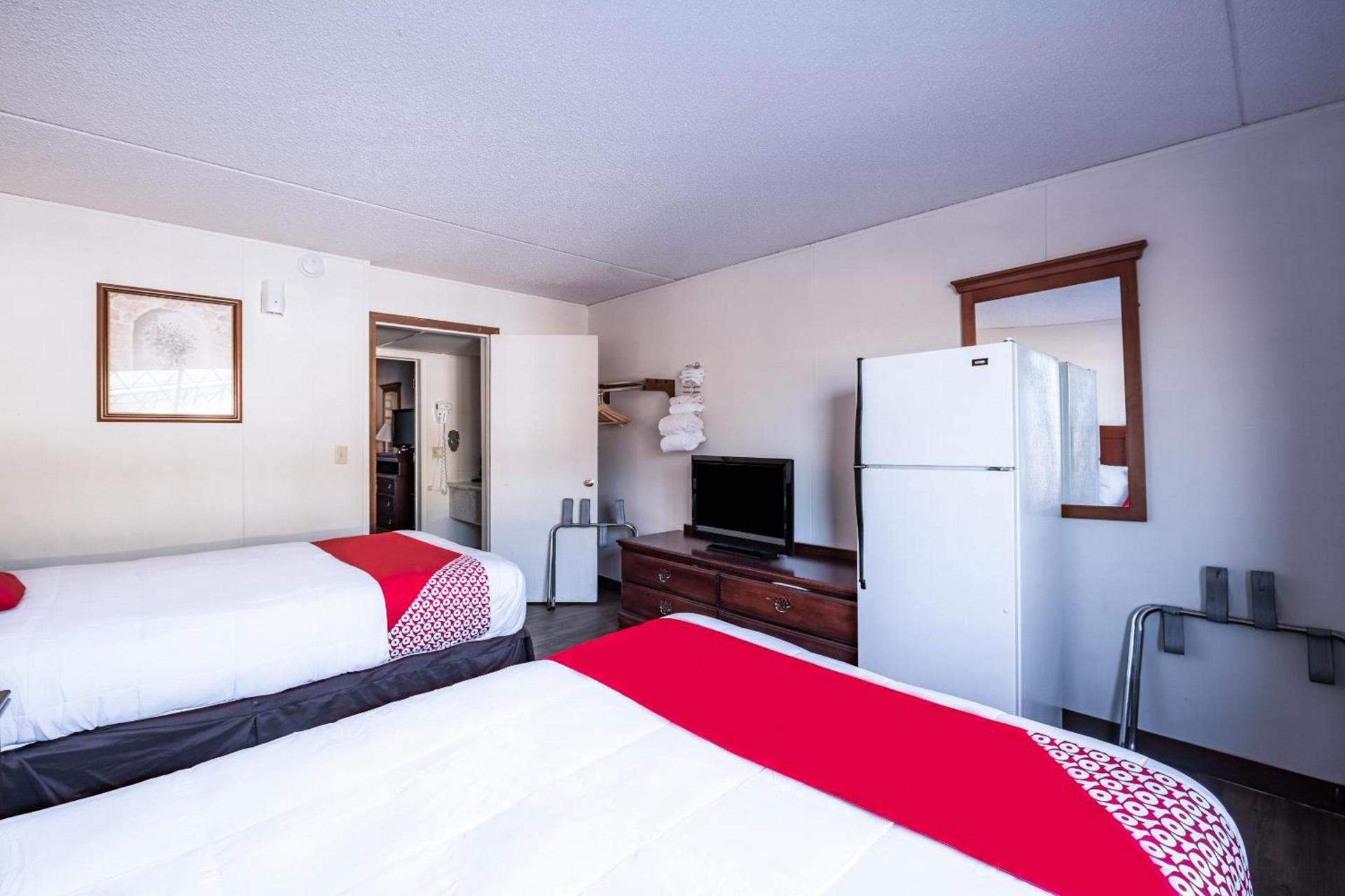 OYO Hotel Windmill Branson photo 23