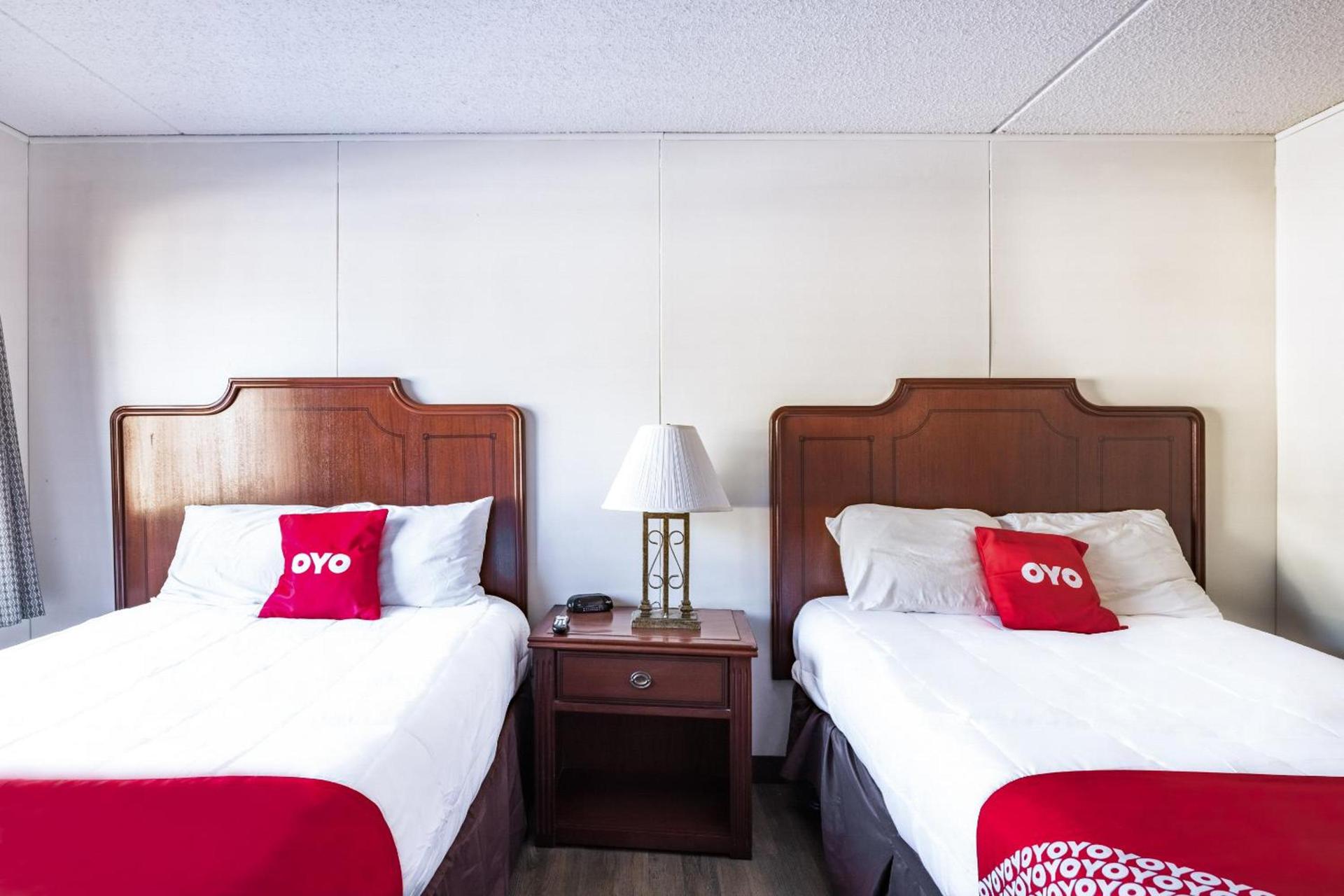 OYO Hotel Windmill Branson photo 24