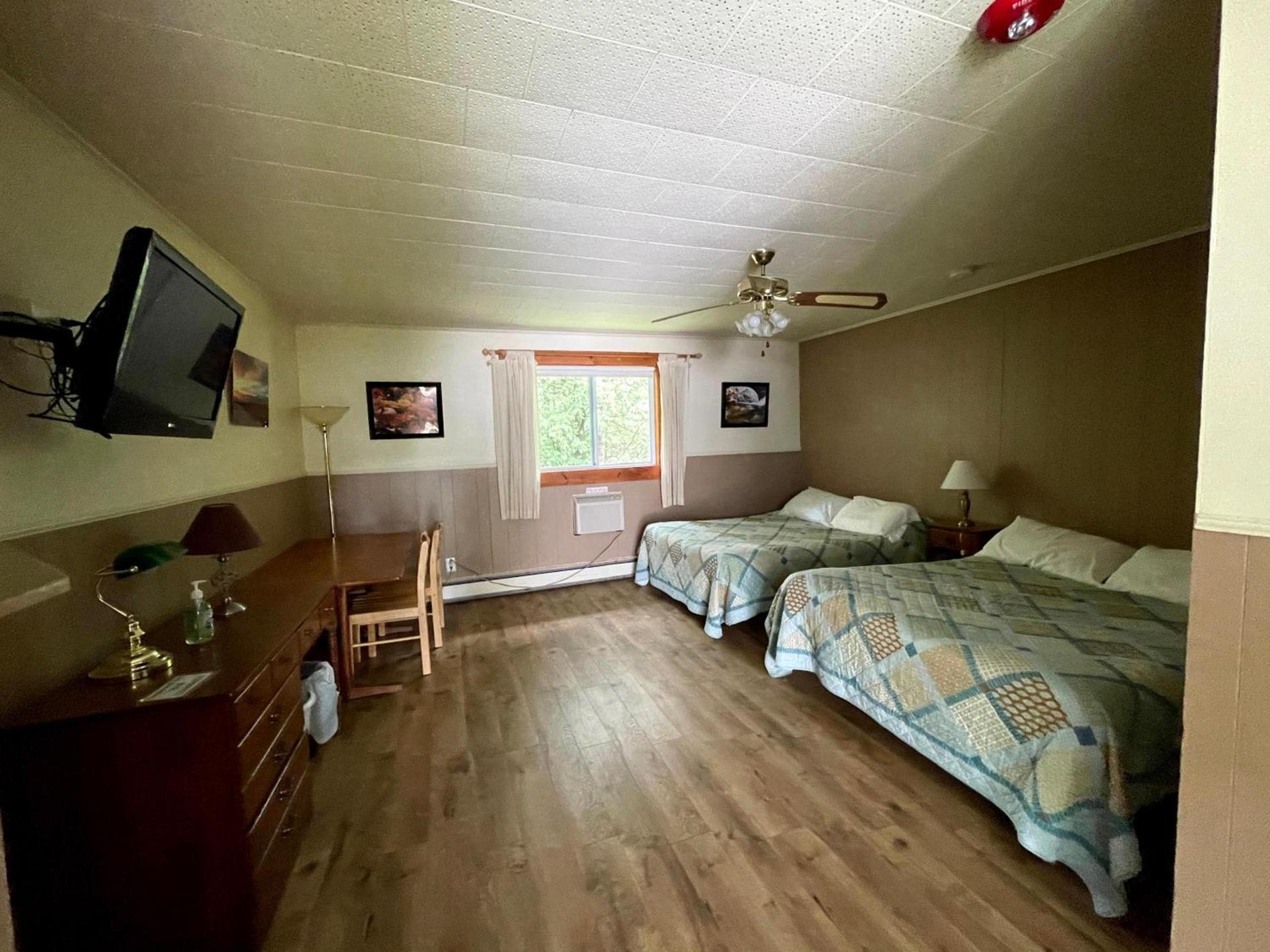 The Riverside Inn photo 2