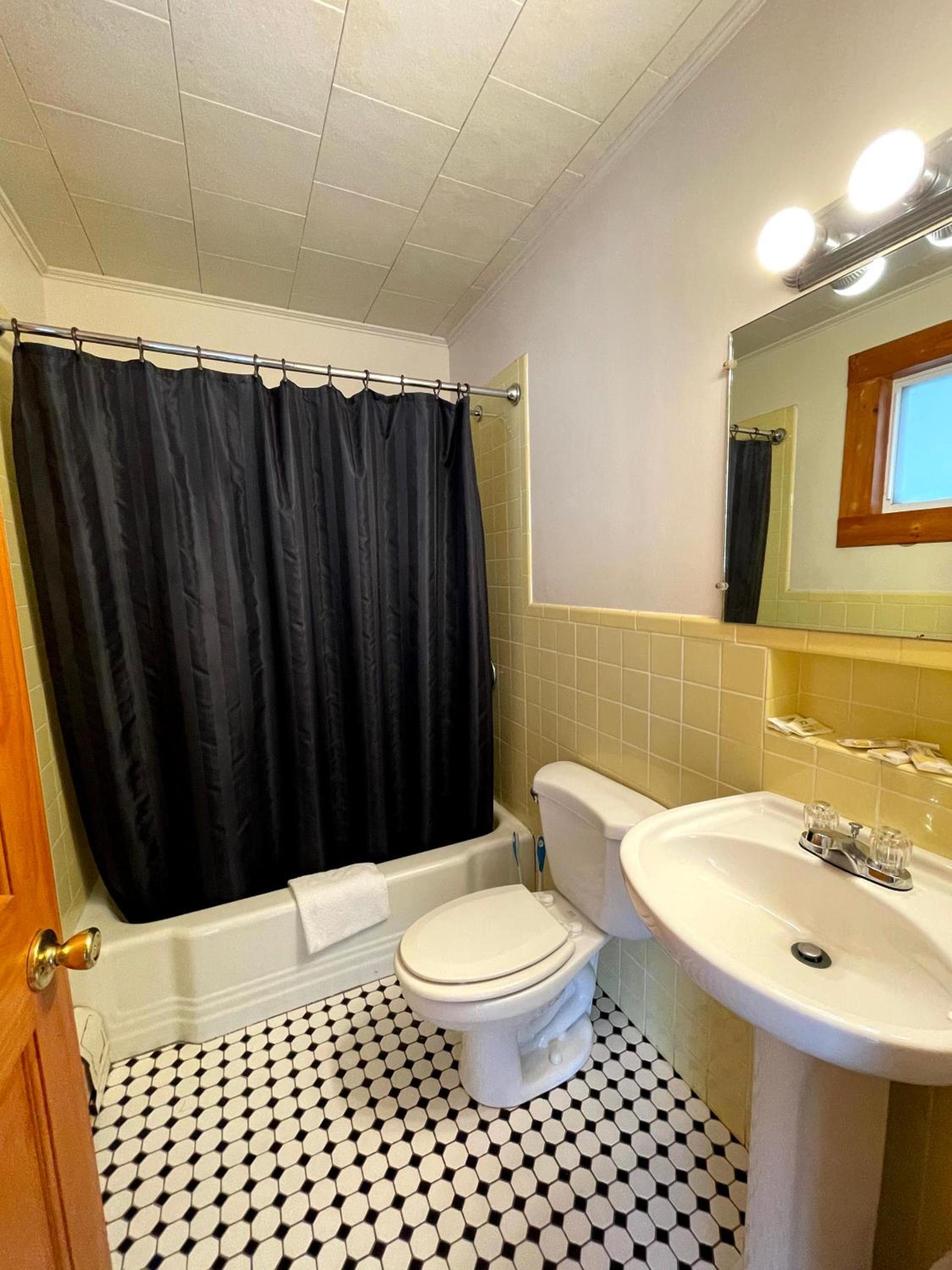 The Riverside Inn photo 30