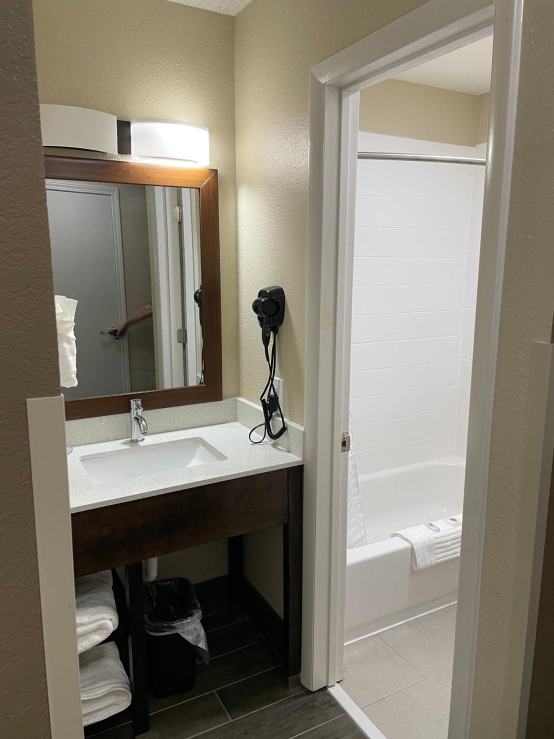 Quality Inn & Suites Spring Lake - Fayetteville near Fort Bragg photo 49