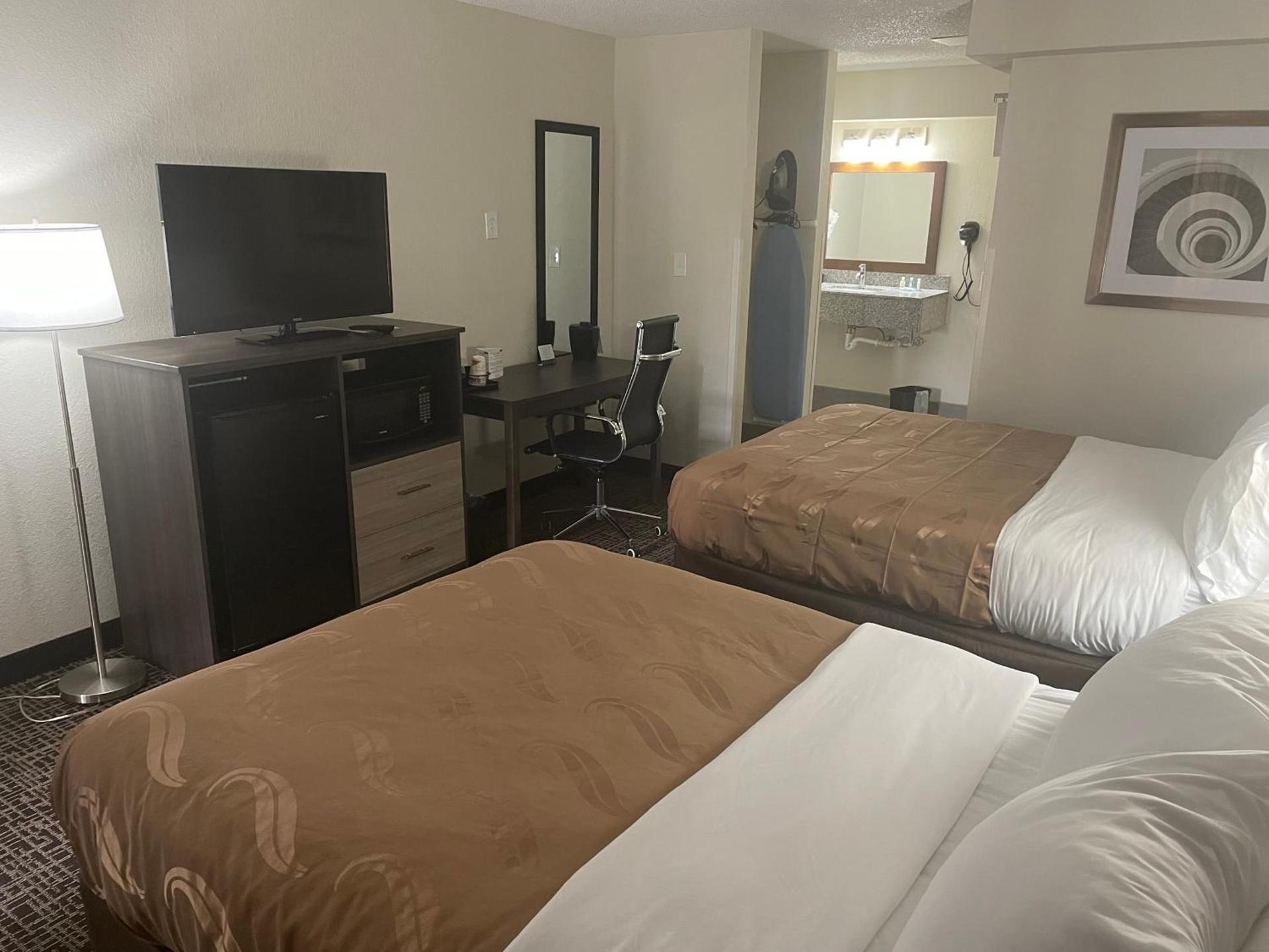 Quality Inn & Suites Spring Lake - Fayetteville near Fort Bragg photo 47
