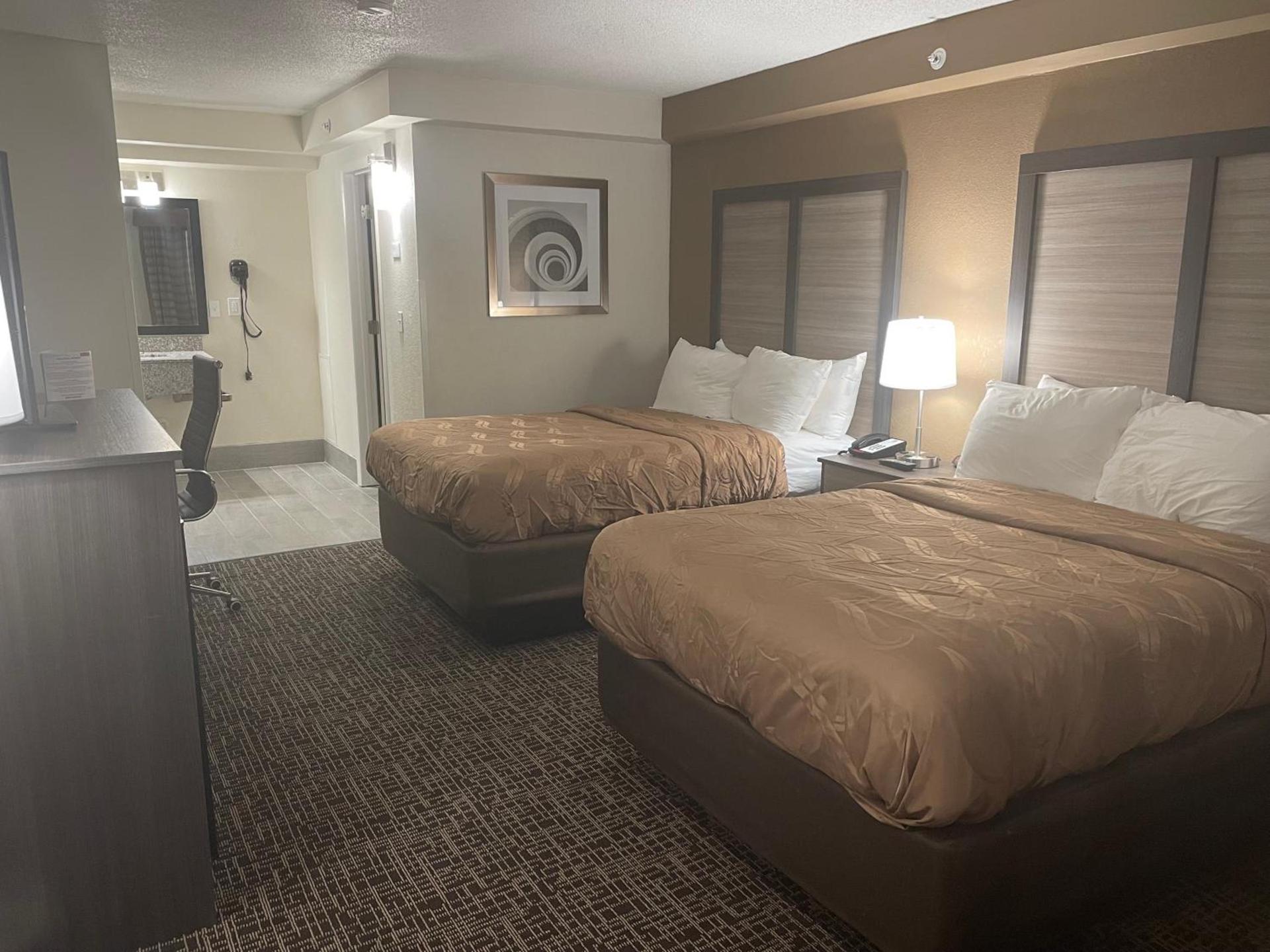 Quality Inn & Suites Spring Lake - Fayetteville near Fort Bragg photo 54