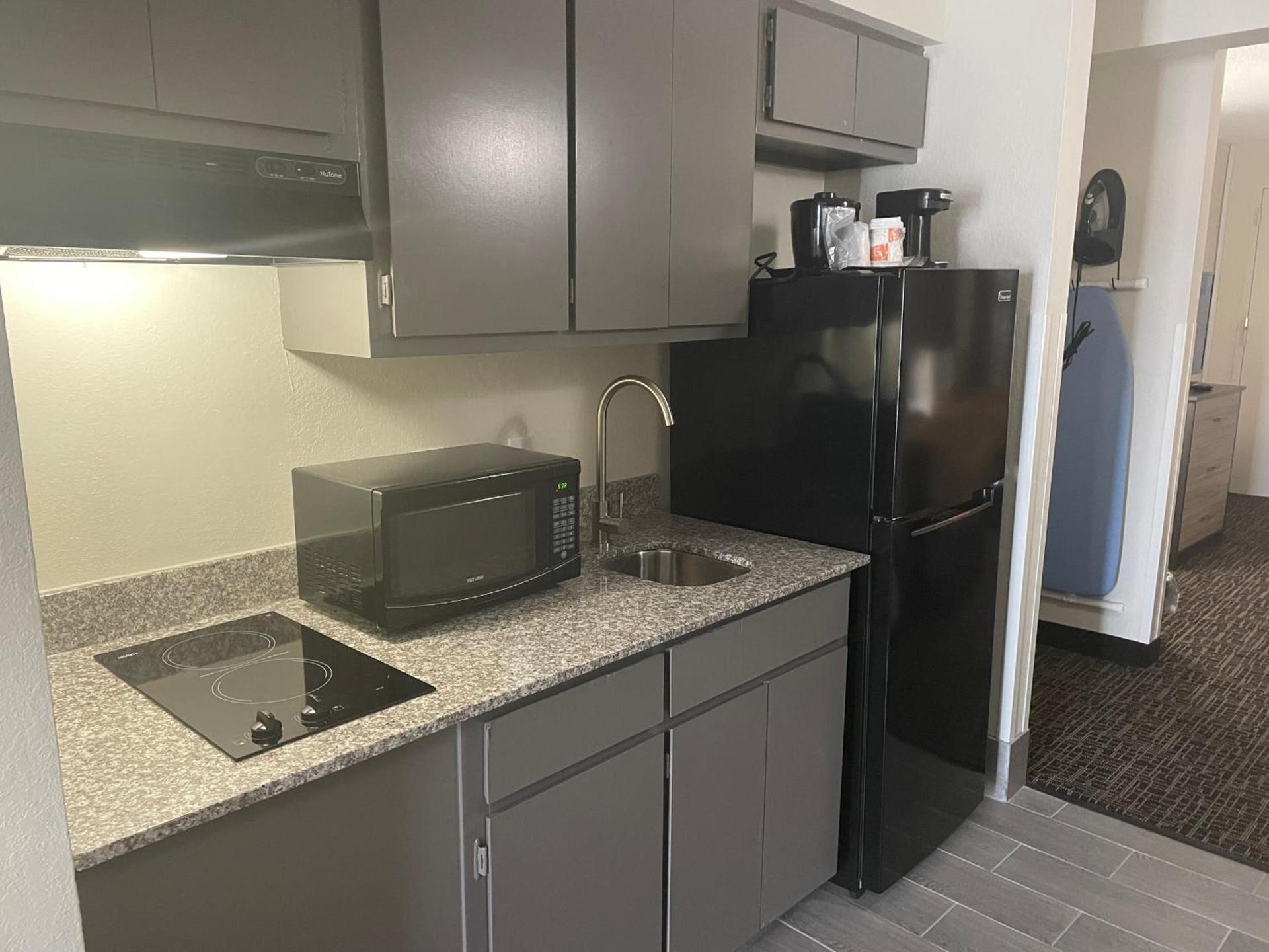 Quality Inn & Suites Spring Lake - Fayetteville near Fort Bragg photo 51