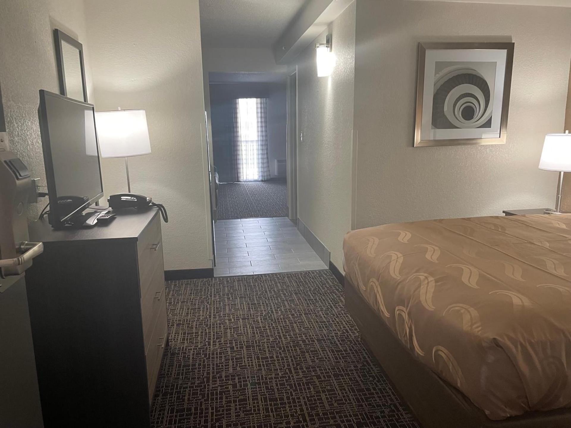 Quality Inn & Suites Spring Lake - Fayetteville near Fort Bragg photo 63