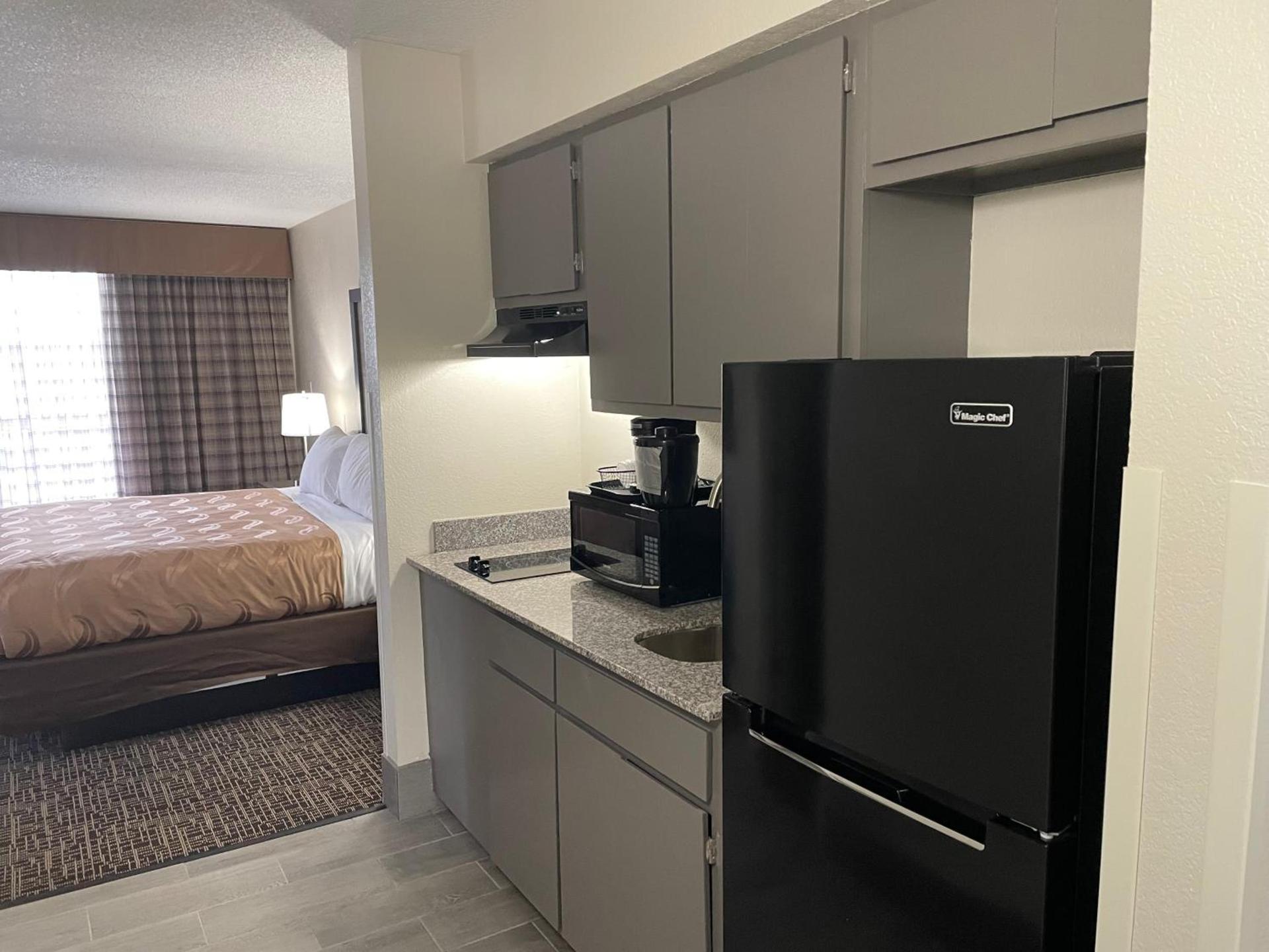 Quality Inn & Suites Spring Lake - Fayetteville near Fort Bragg photo 67