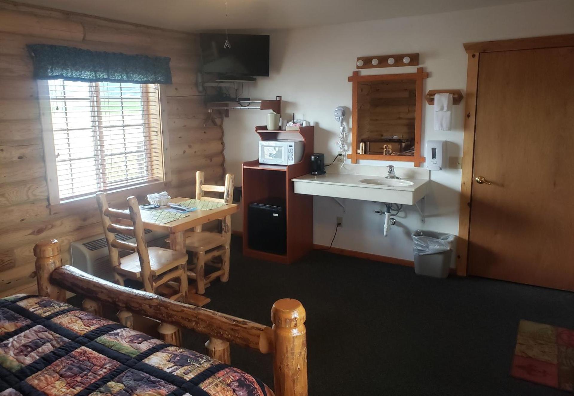 Wolf Den Log Cabin Motel and RV Park photo 20