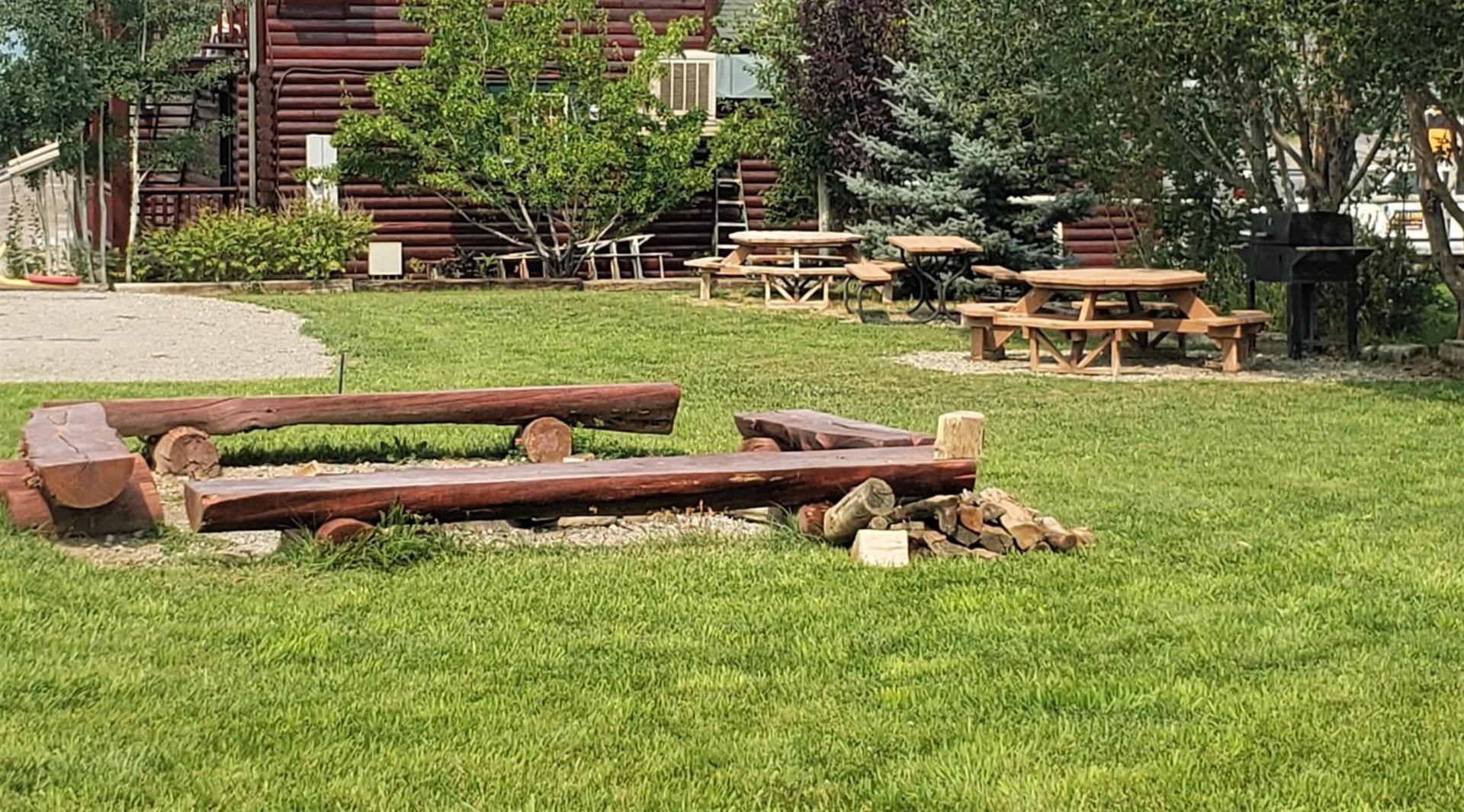 Wolf Den Log Cabin Motel and RV Park photo 21