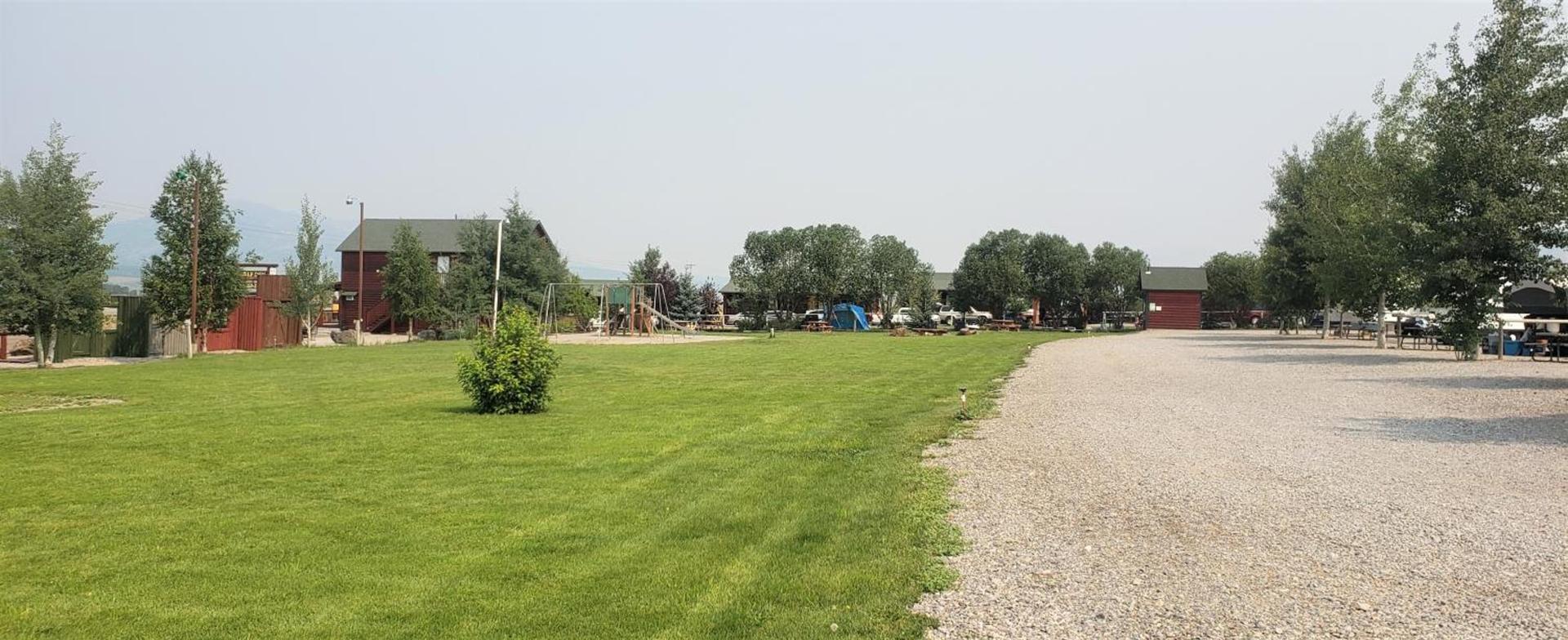 Wolf Den Log Cabin Motel and RV Park photo 18
