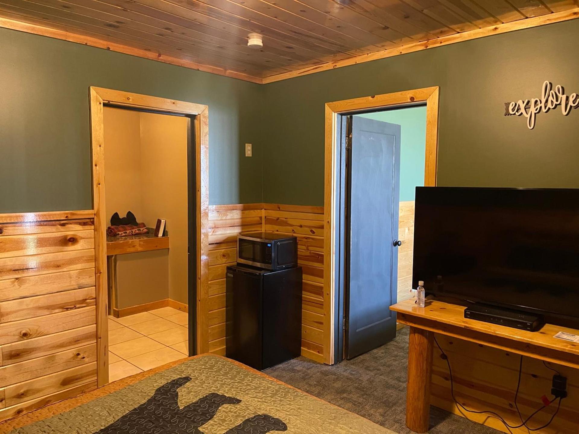 The Fishing Bear Lodge photo 27