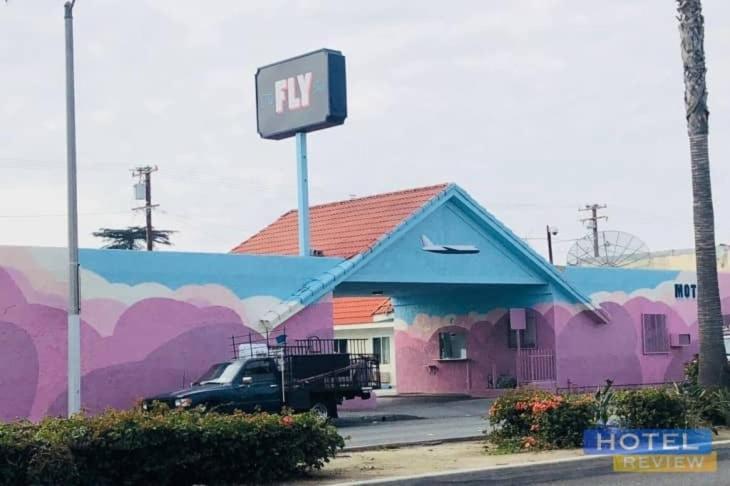 The Fly Inn Motel photo 14