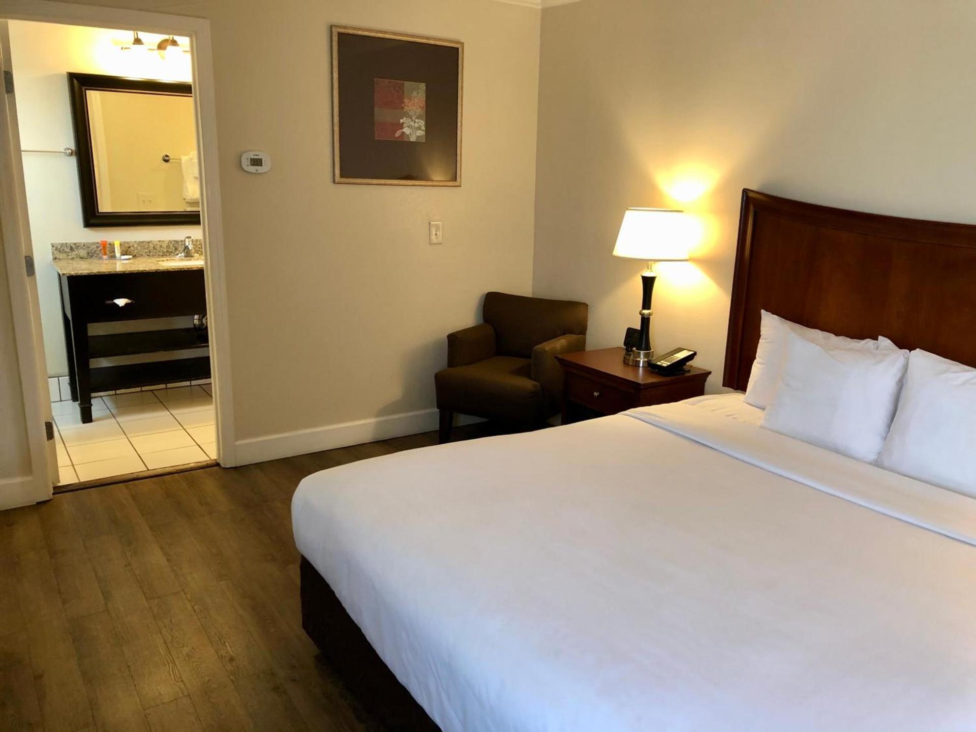 Blu Pacific Hotel photo 36