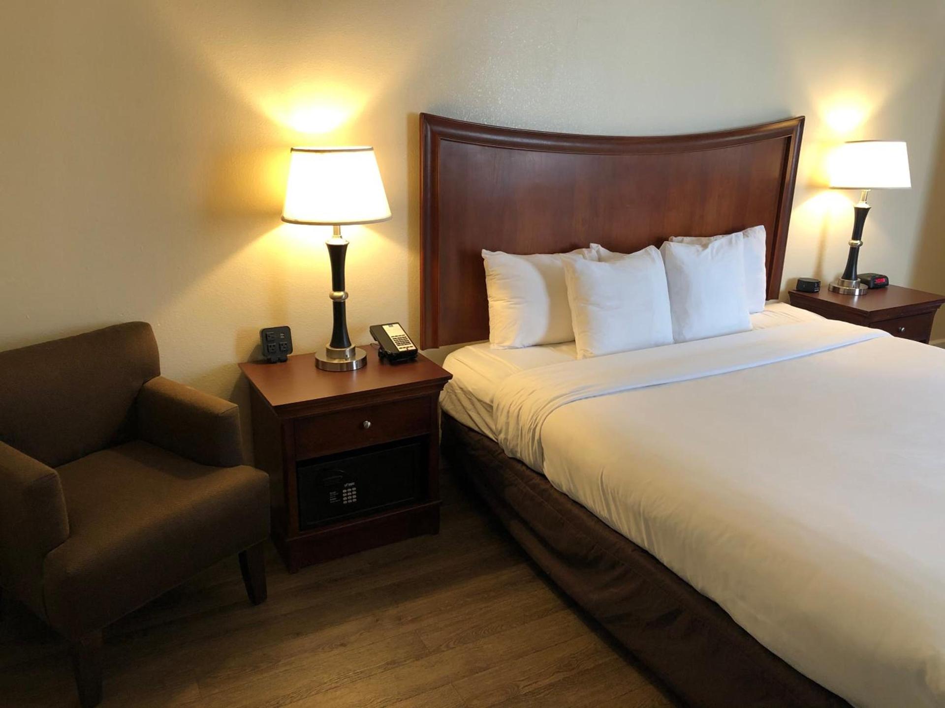 Blu Pacific Hotel photo 34