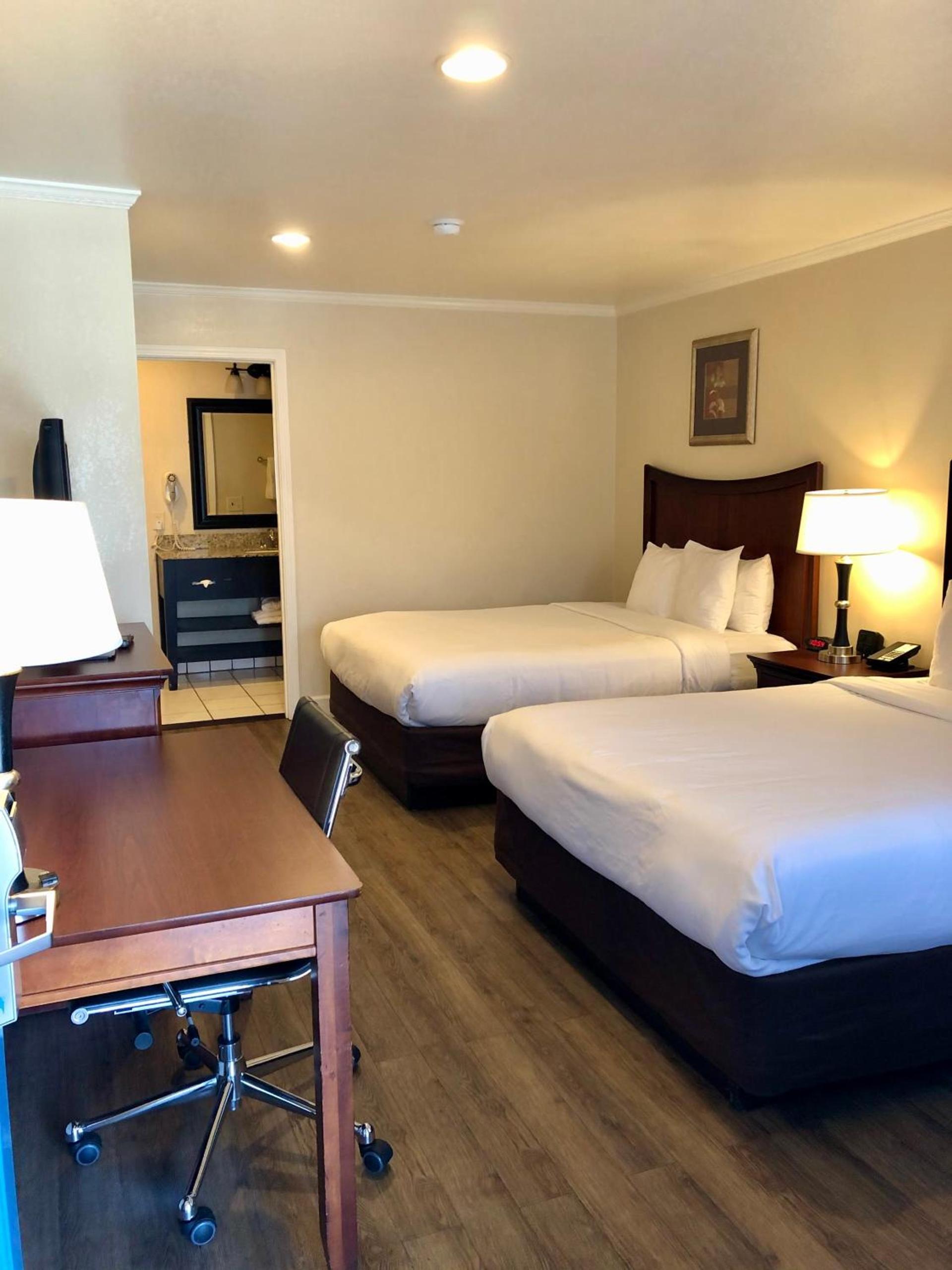 Blu Pacific Hotel photo 33
