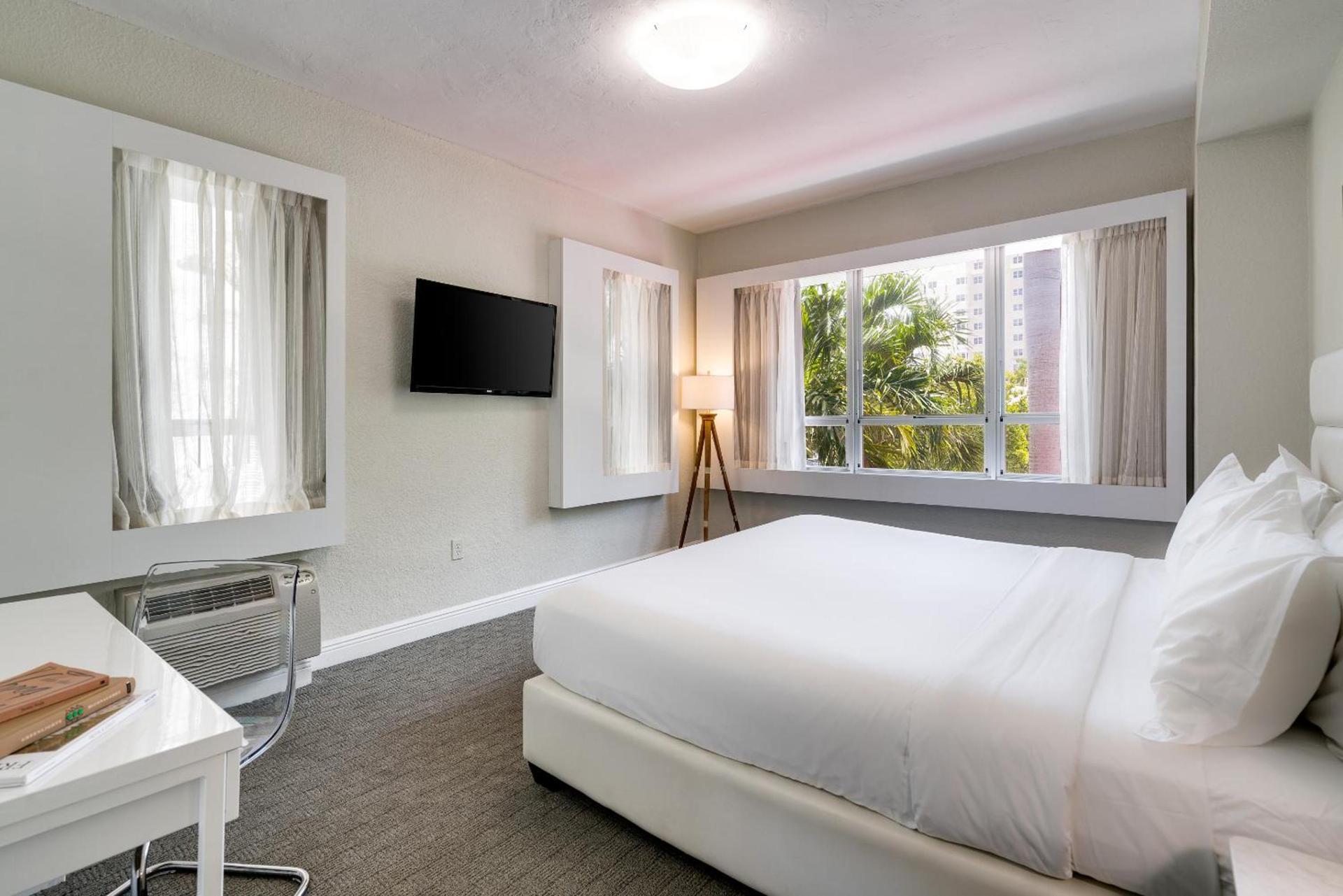 Crest Hotel Suites photo 23