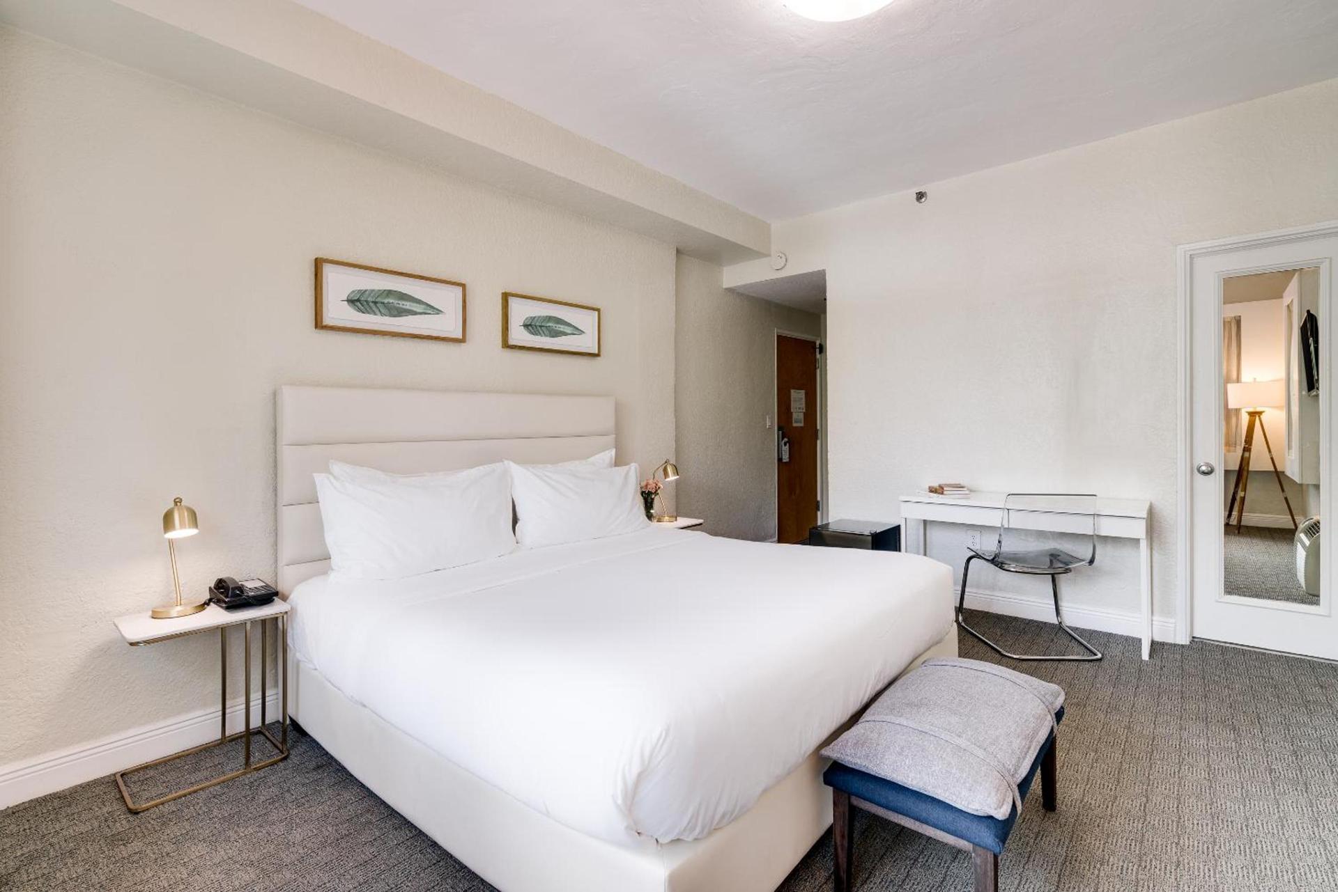Crest Hotel Suites photo 12