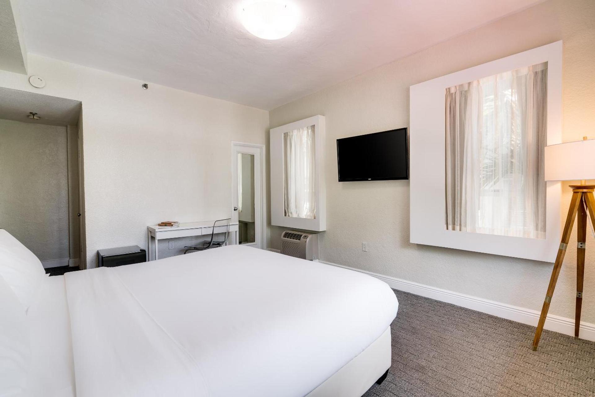 Crest Hotel Suites photo 13
