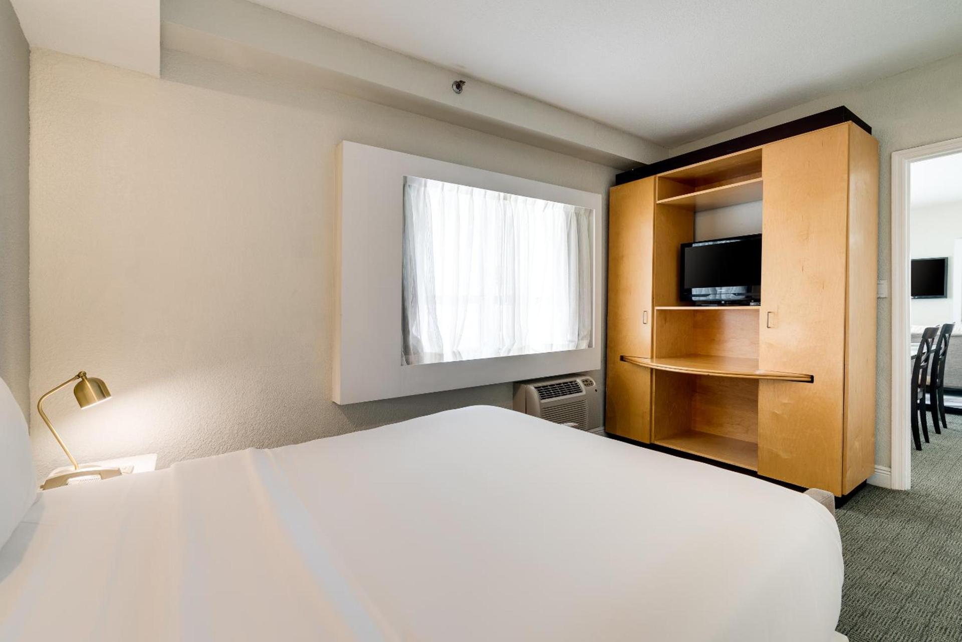 Crest Hotel Suites photo 34