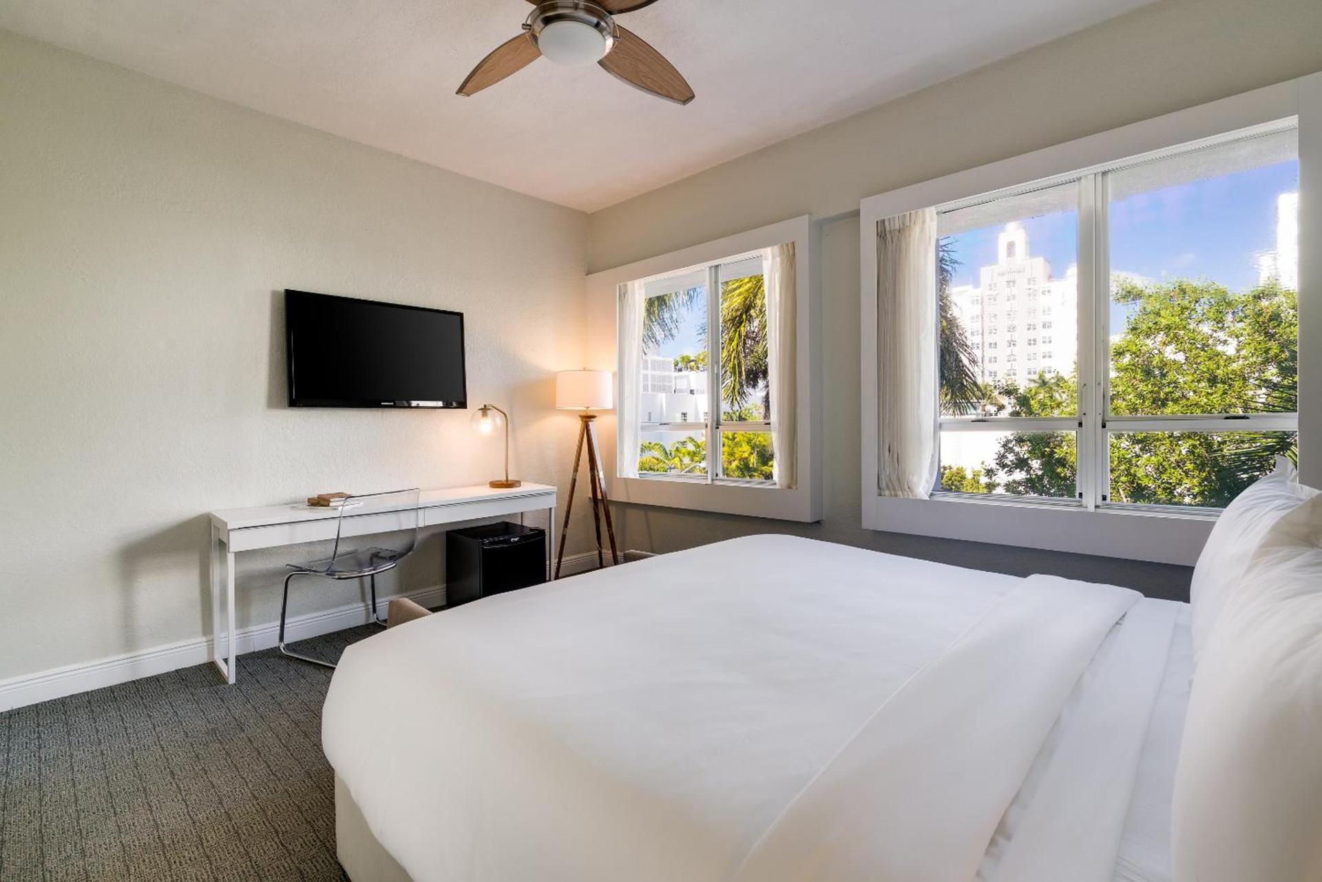Crest Hotel Suites photo 35