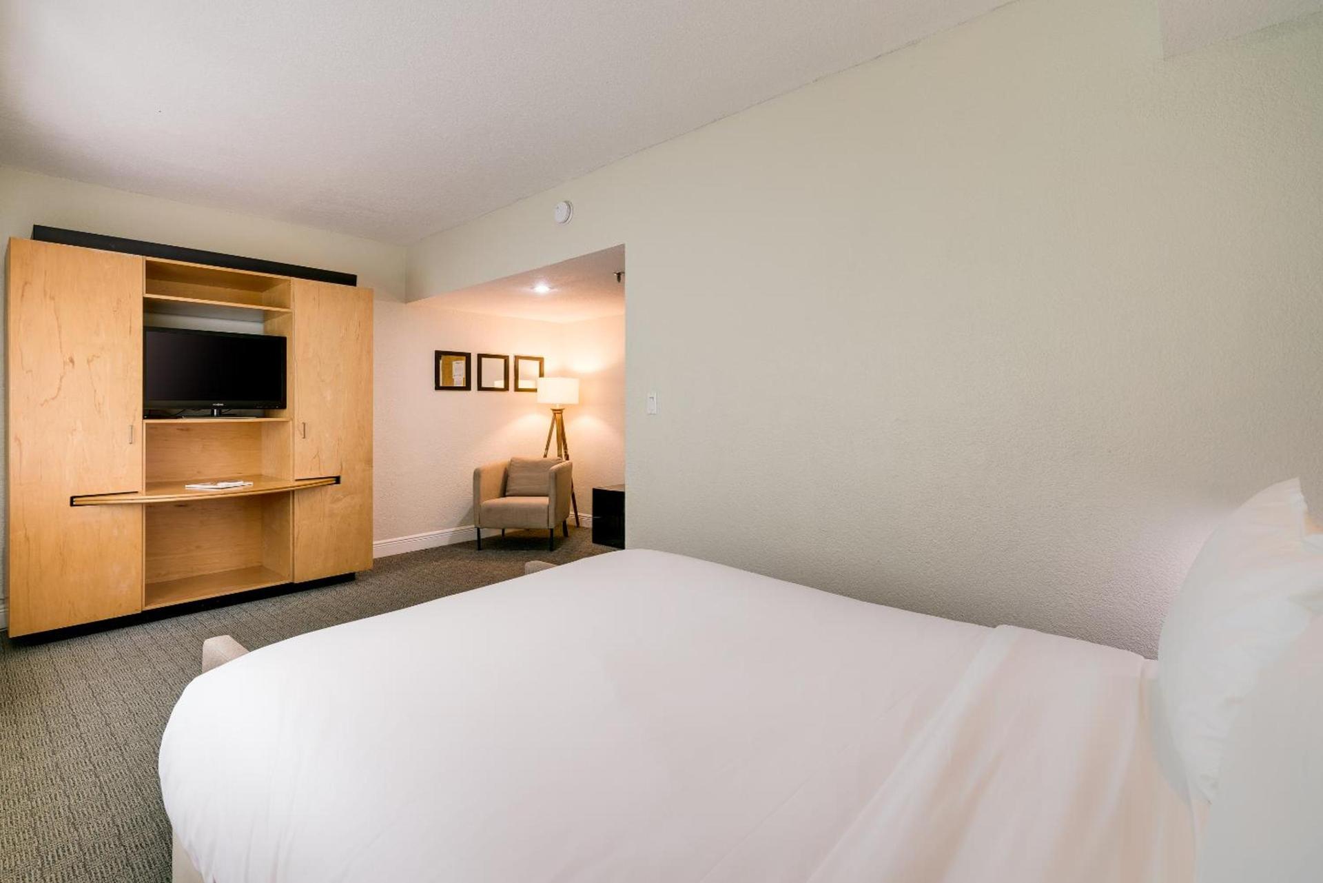 Crest Hotel Suites photo 43