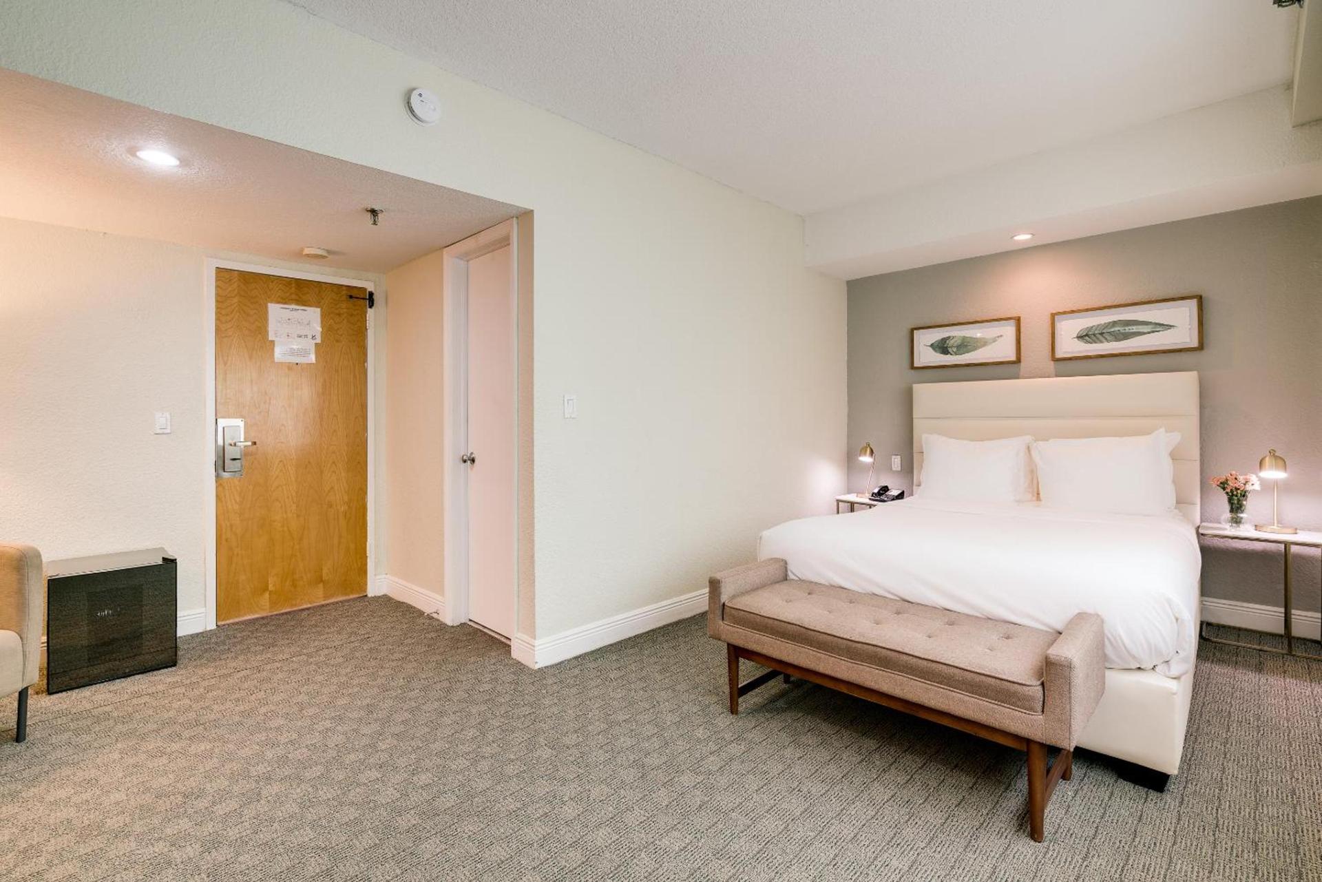 Crest Hotel Suites photo 41