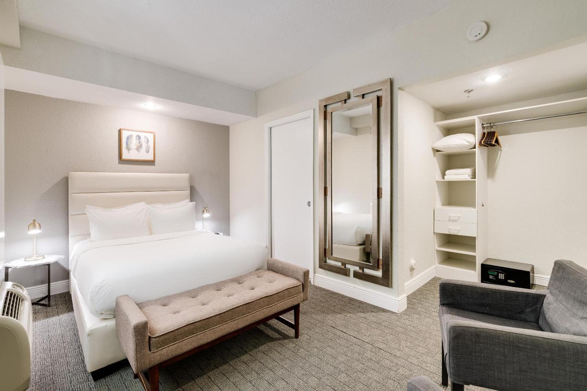 Crest Hotel Suites photo 46