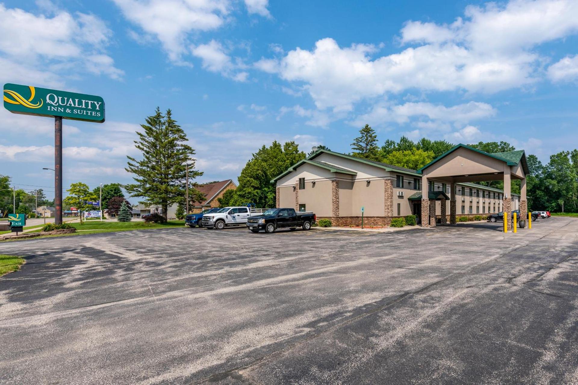 Quality Inn & Suites Marinette photo 53