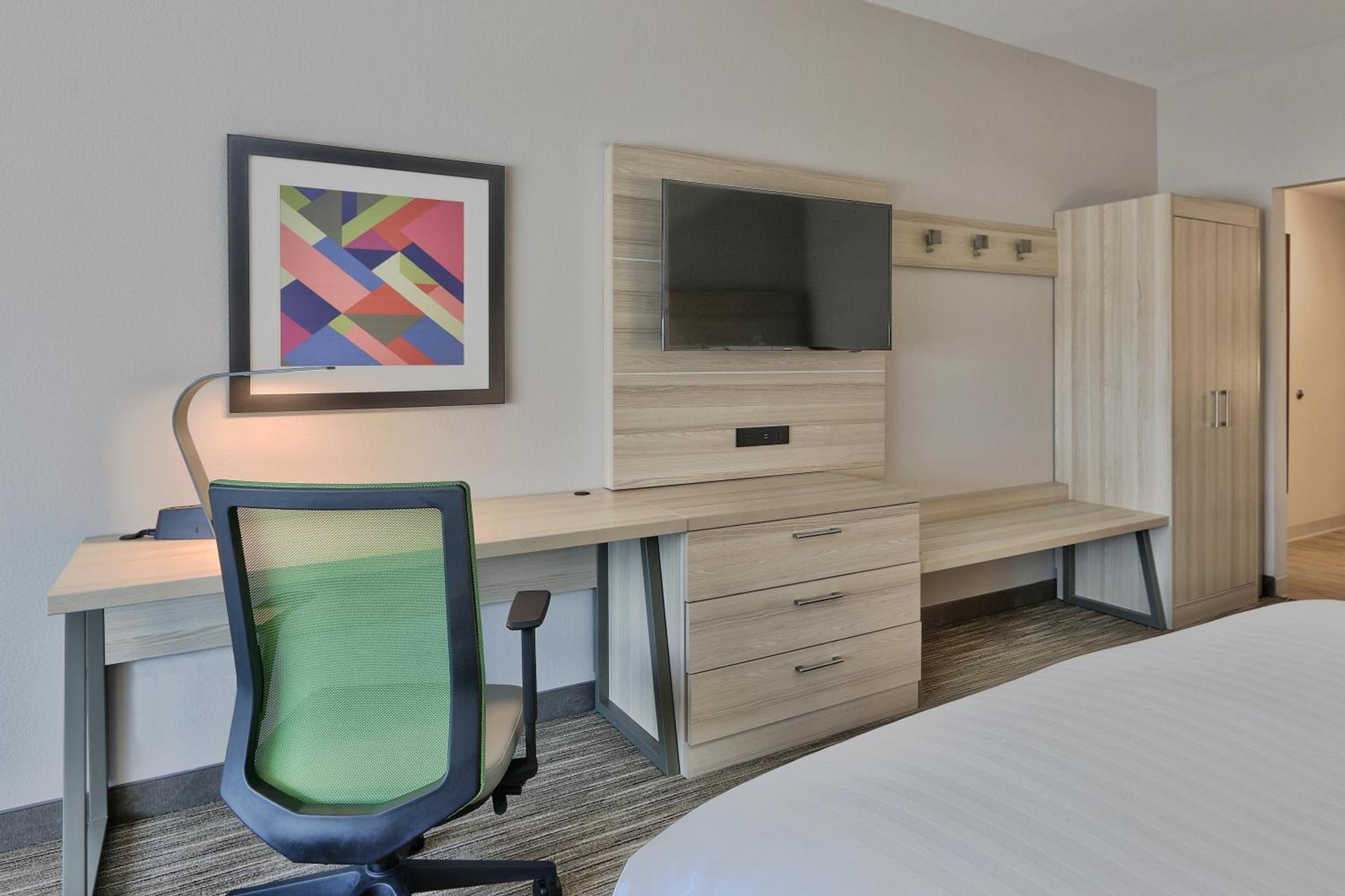 Holiday Inn Express & Suites - Roswell by IHG photo 28