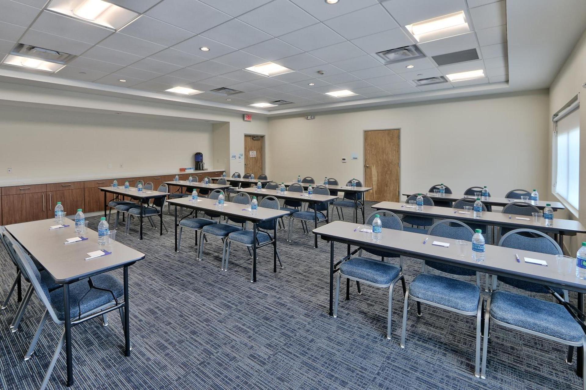 Holiday Inn Express & Suites - Roswell by IHG photo 21