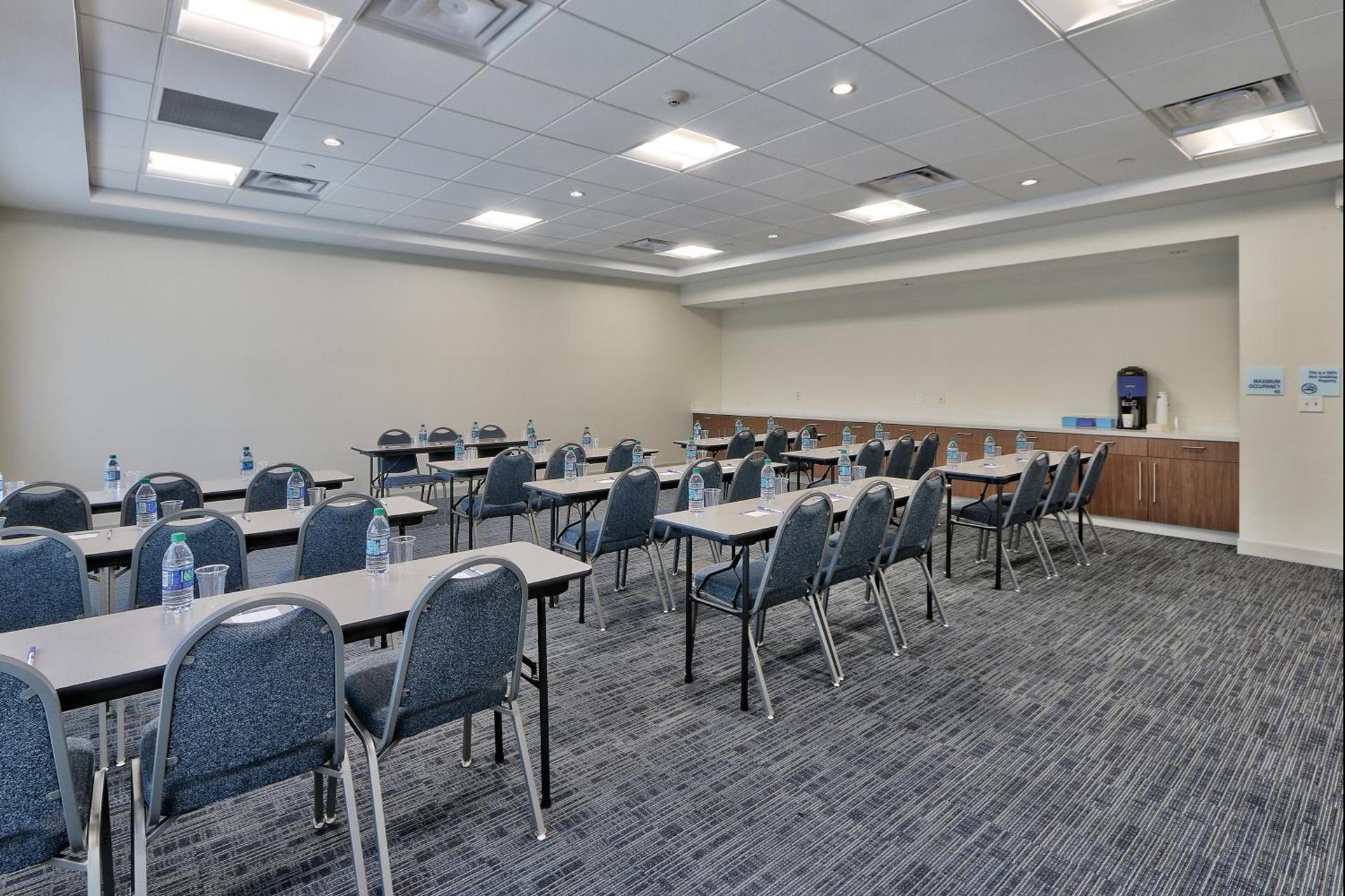 Holiday Inn Express & Suites - Roswell by IHG photo 7