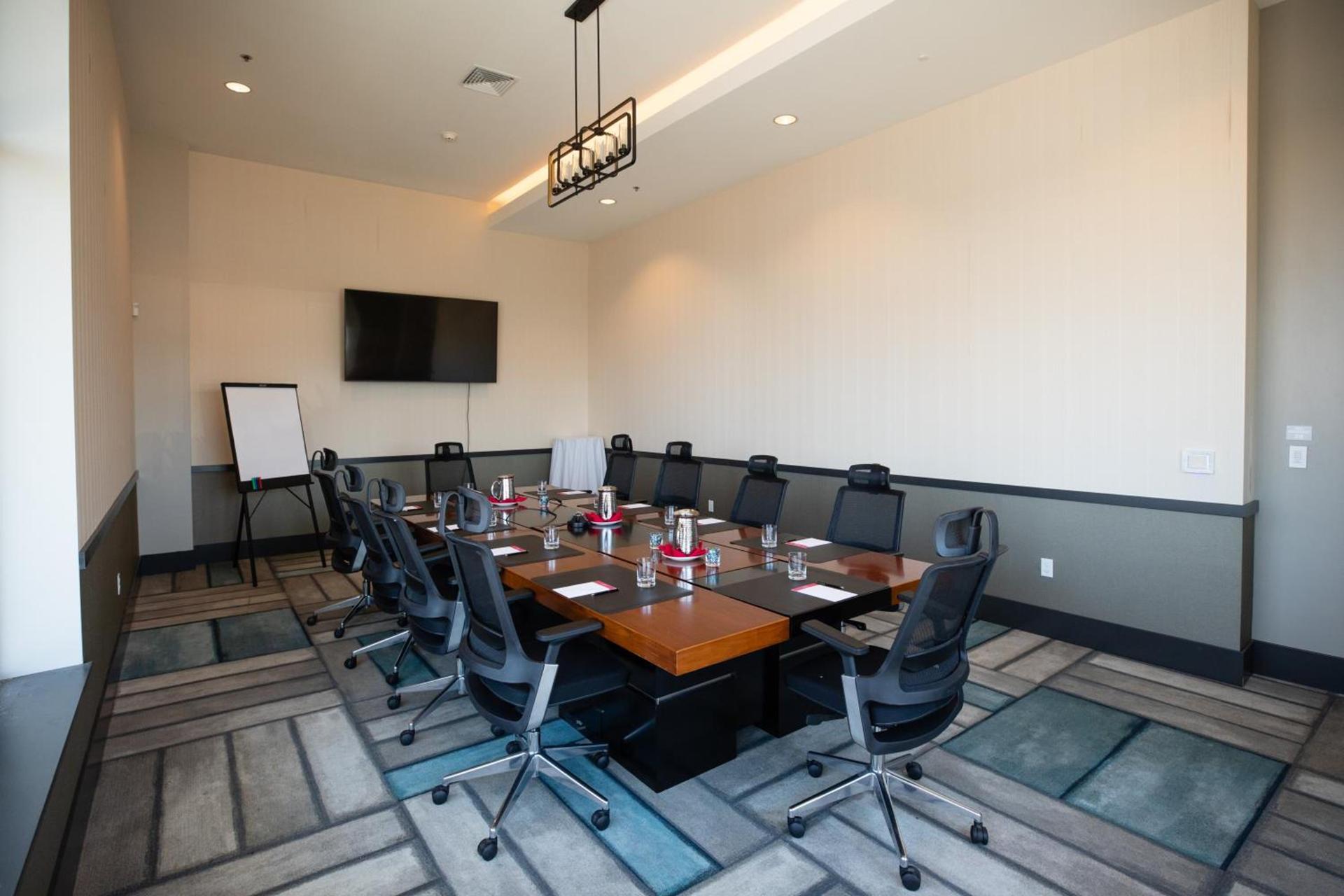 Hotel Indigo Seattle Everett Waterfront Place by IHG photo 30