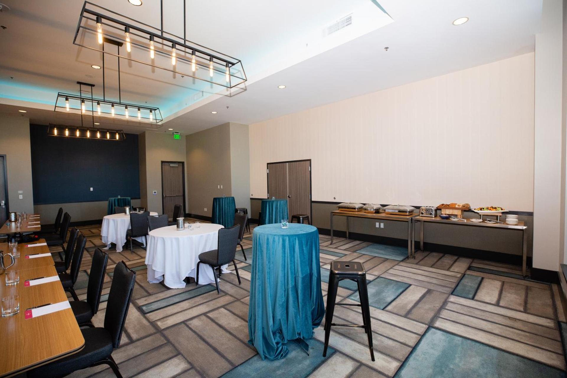 Hotel Indigo Seattle Everett Waterfront Place by IHG photo 35
